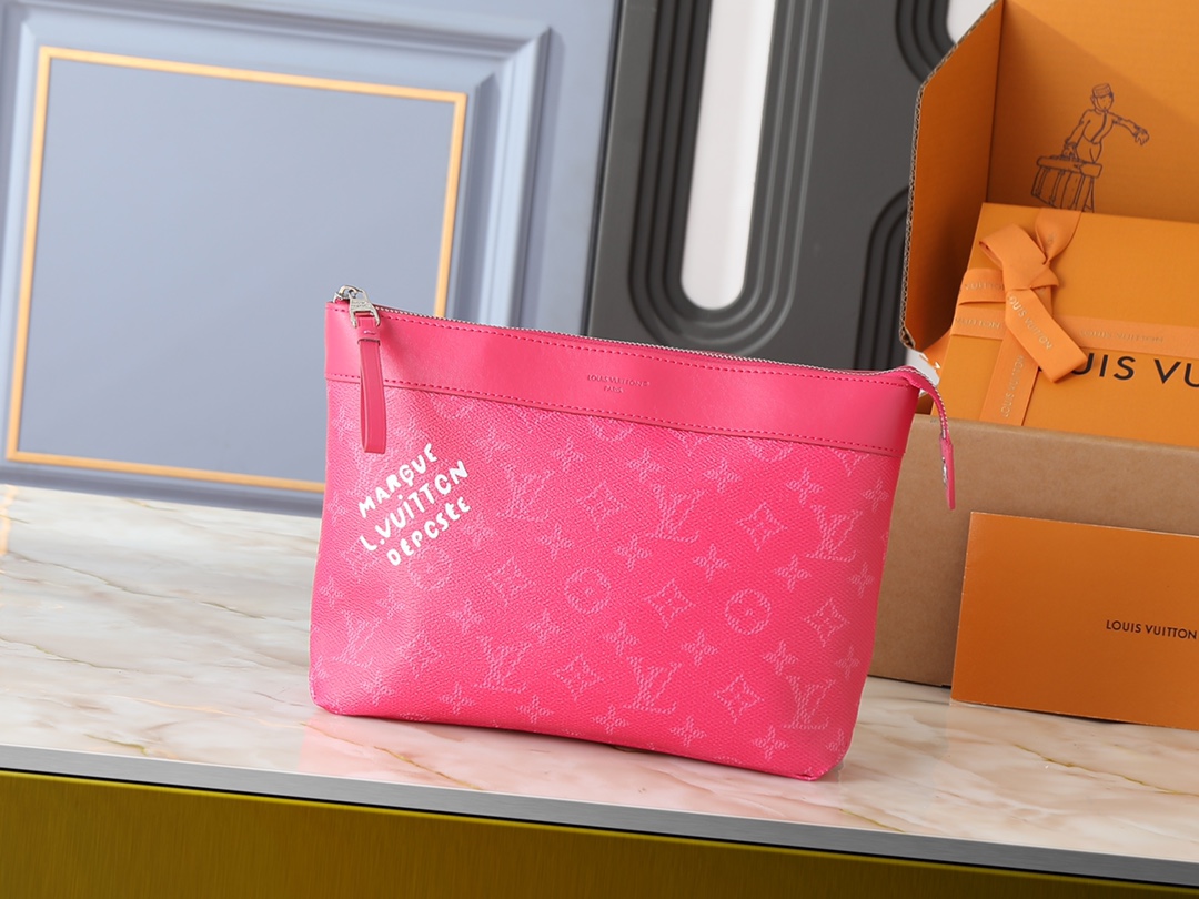 【LOUIS VUITTON】Pochette Voyage Souple 30 x 21 x 7.5CM