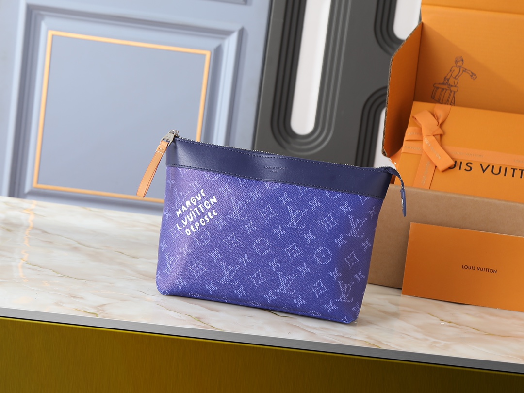 【LOUIS VUITTON】Pochette Voyage Souple 30 x 21 x 7.5CM