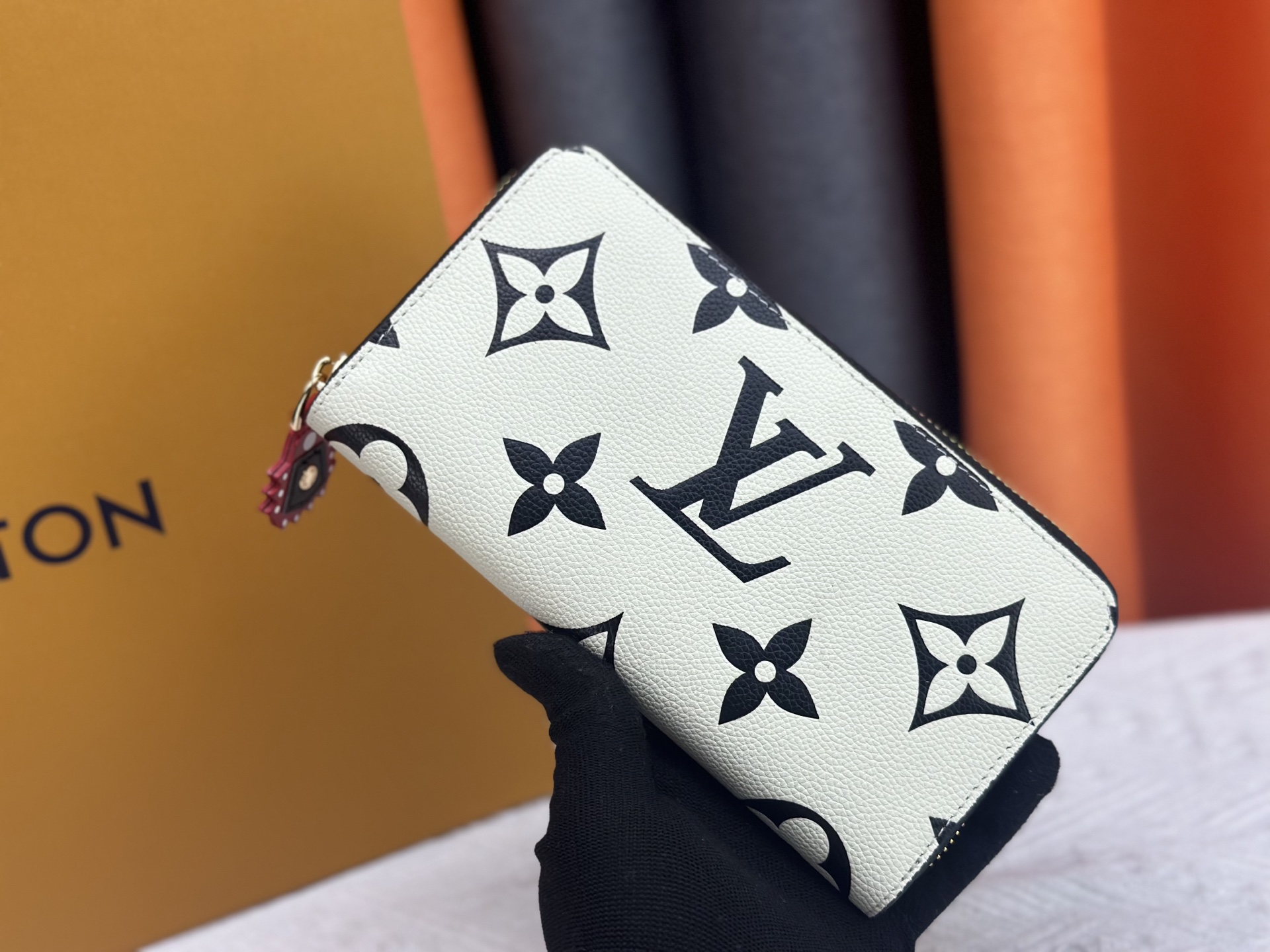 【LOUIS VUITTON】Pochette Félicie