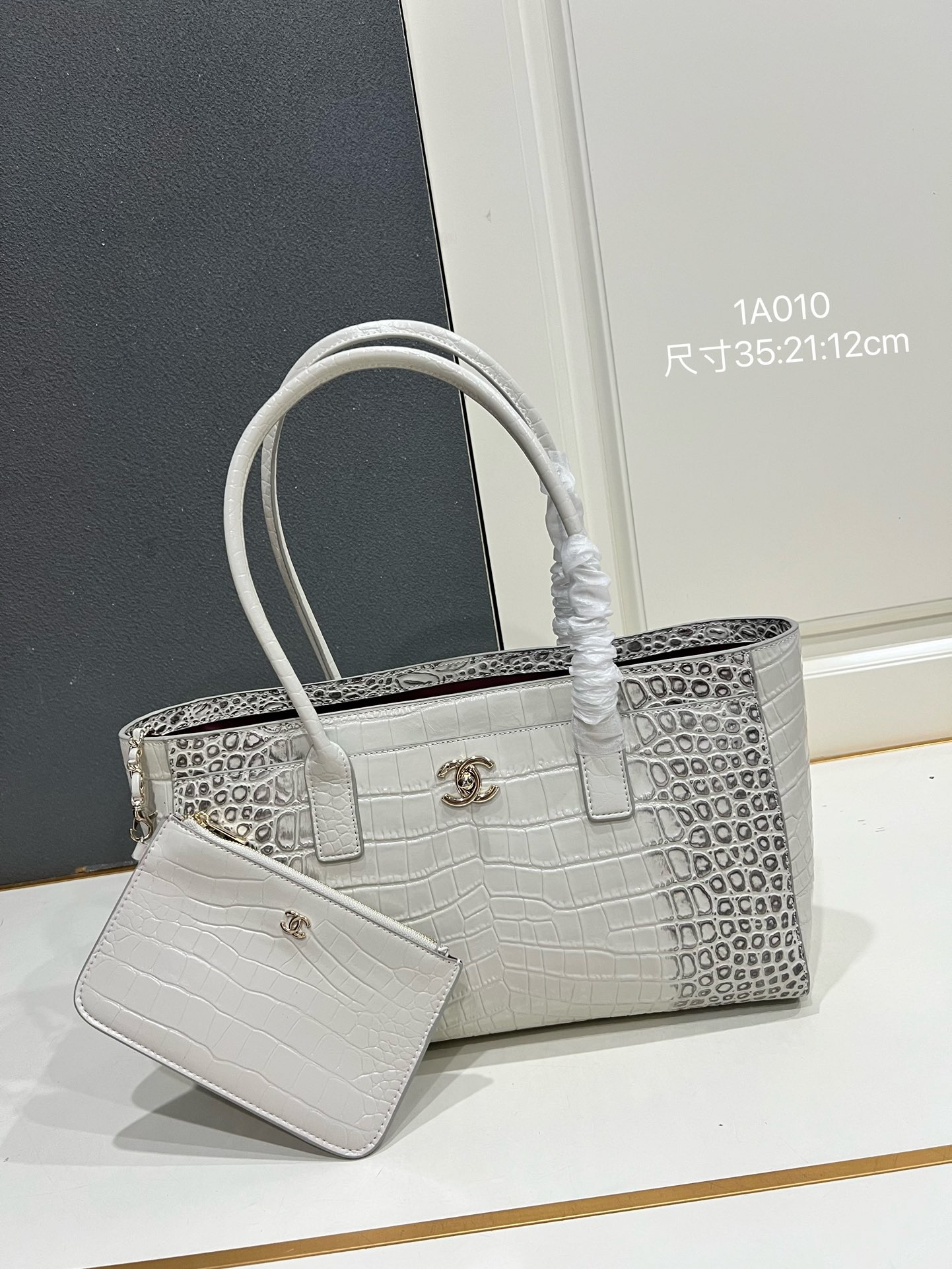 【シャネル】35-21-12cm