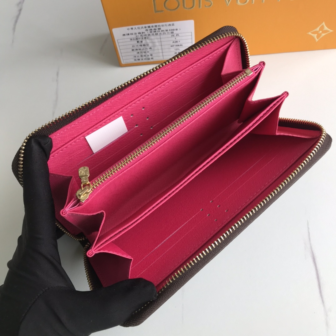 【LOUIS VUITTON】ZIPPY   19.5 x 10.5 x 2.5 cm