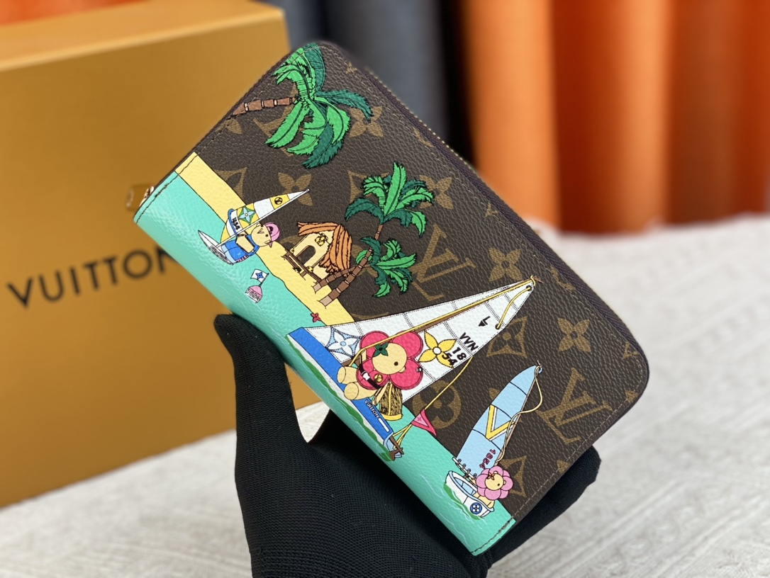 【LOUIS VUITTON】 19.5 x 10.5 x 2.5CM