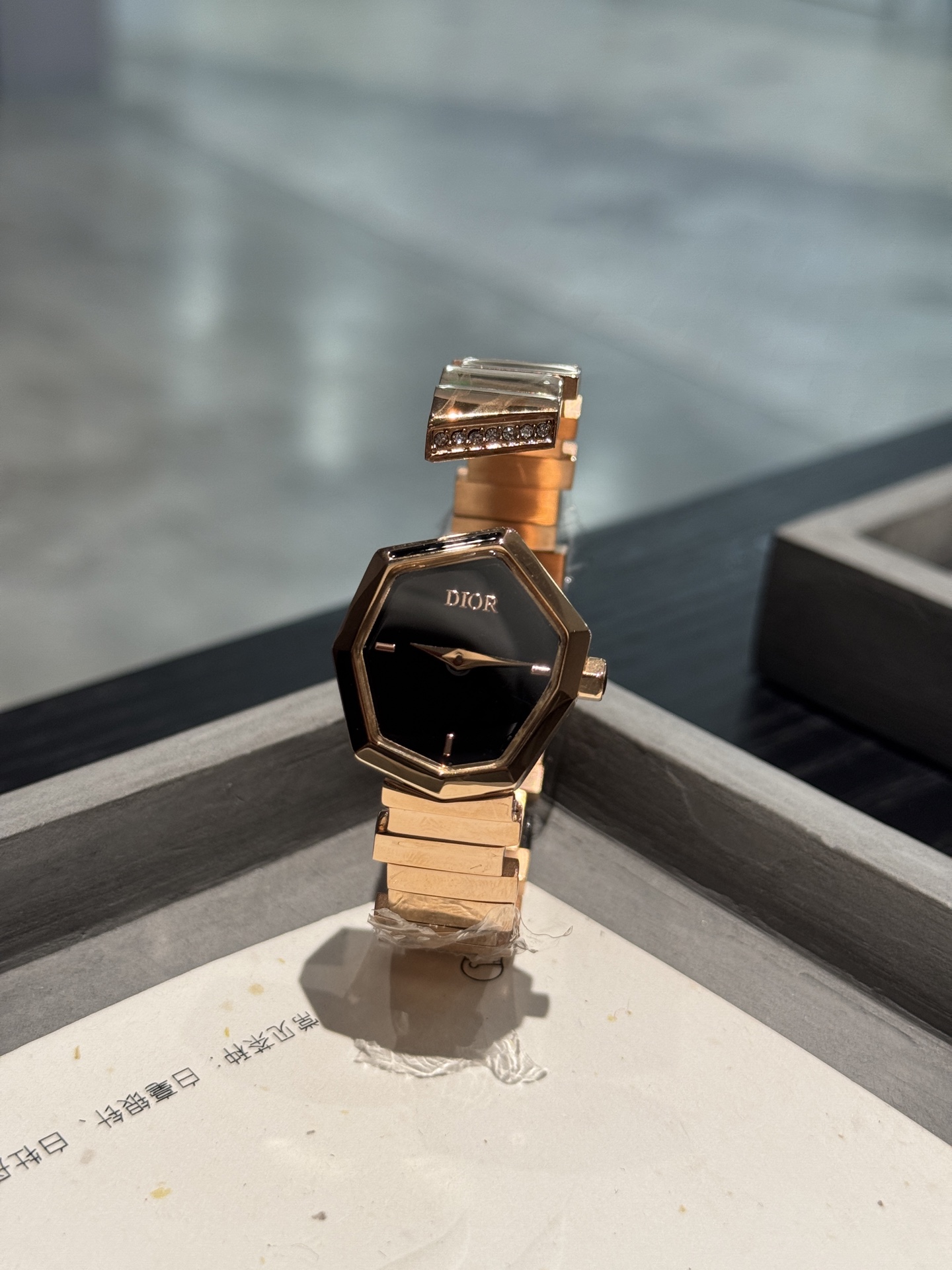 【15-20日間の輸送時間】  海外発送腕時計  Christian Dior