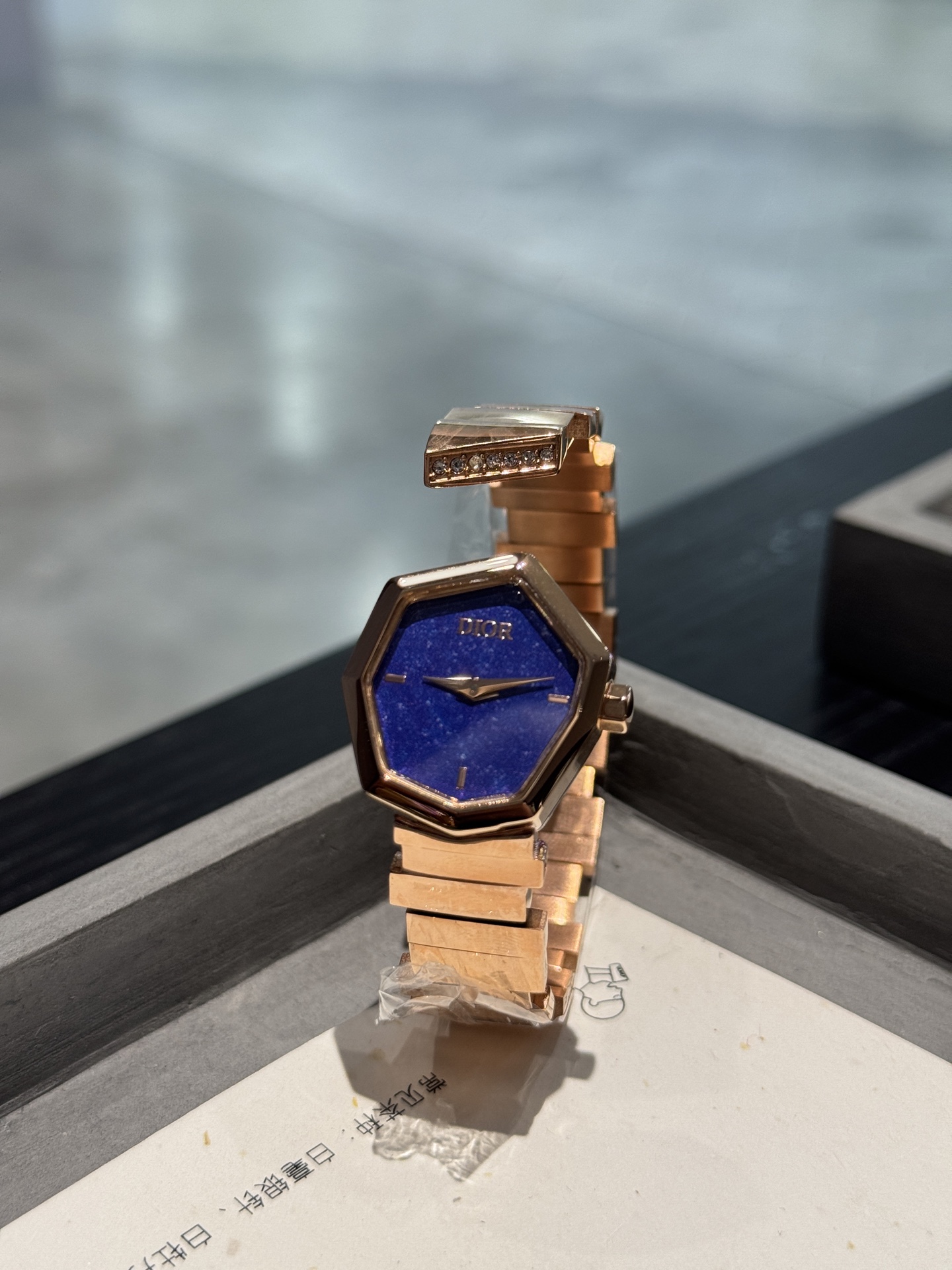 【15-20日間の輸送時間】  海外発送腕時計  Christian Dior