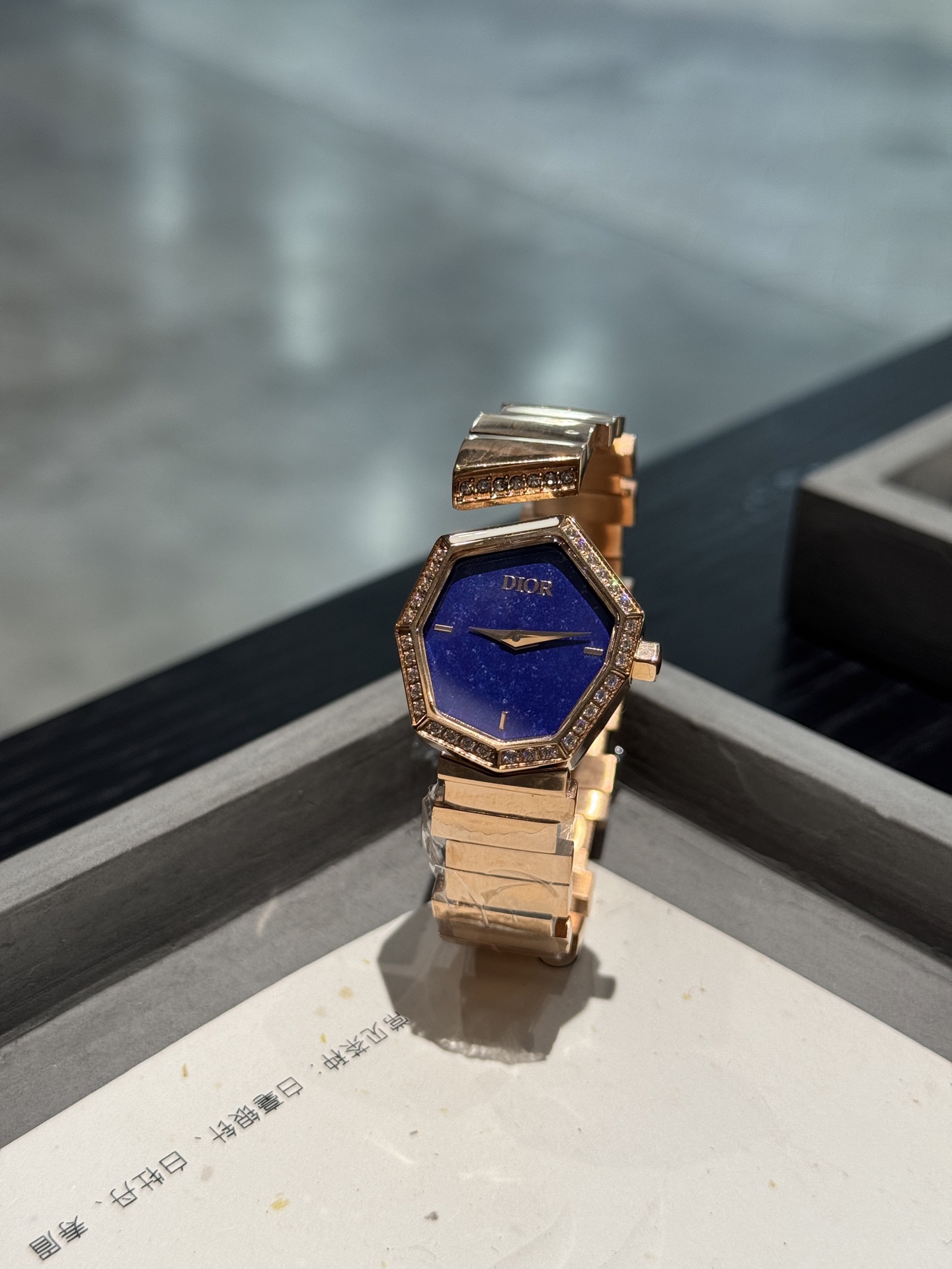 【15-20日間の輸送時間】  海外発送腕時計  Christian Dior