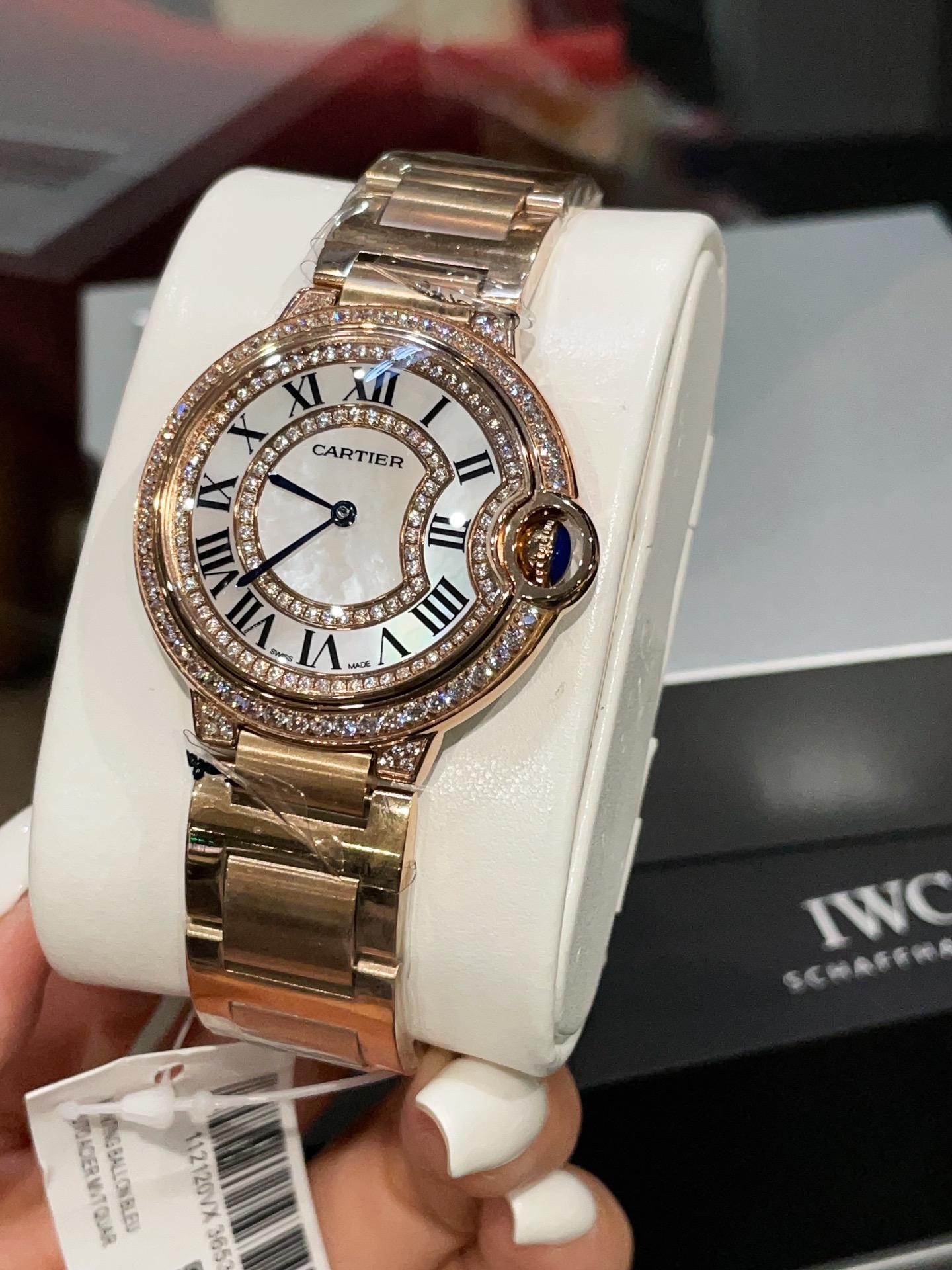 【15-20日間の輸送時間】  海外発送腕時計  CARTIER