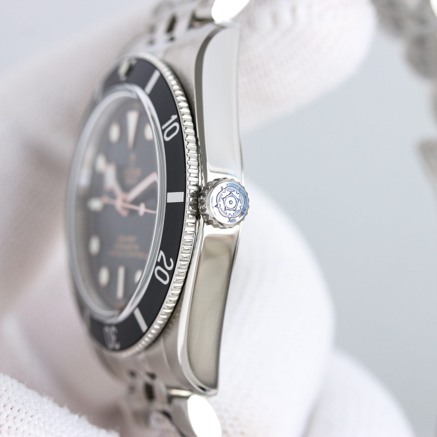【15-20日間の輸送時間】  海外発送腕時計  Tudor
