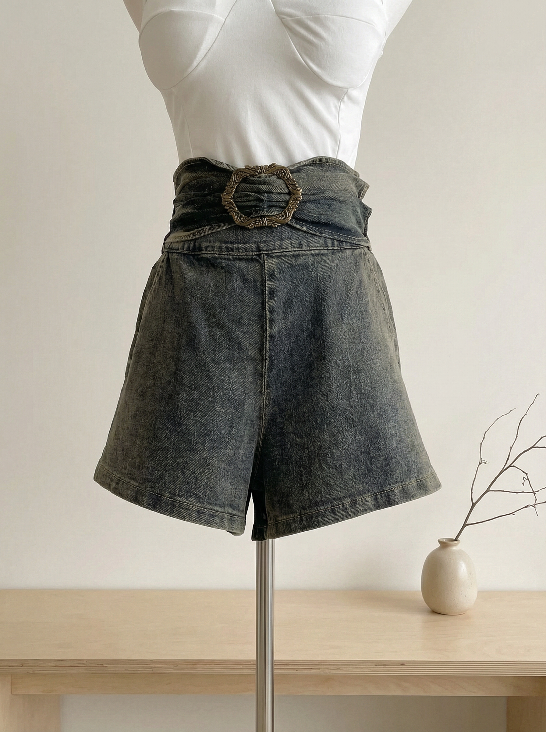 韩系A字假腰带设计高腰短裤 (J3584)