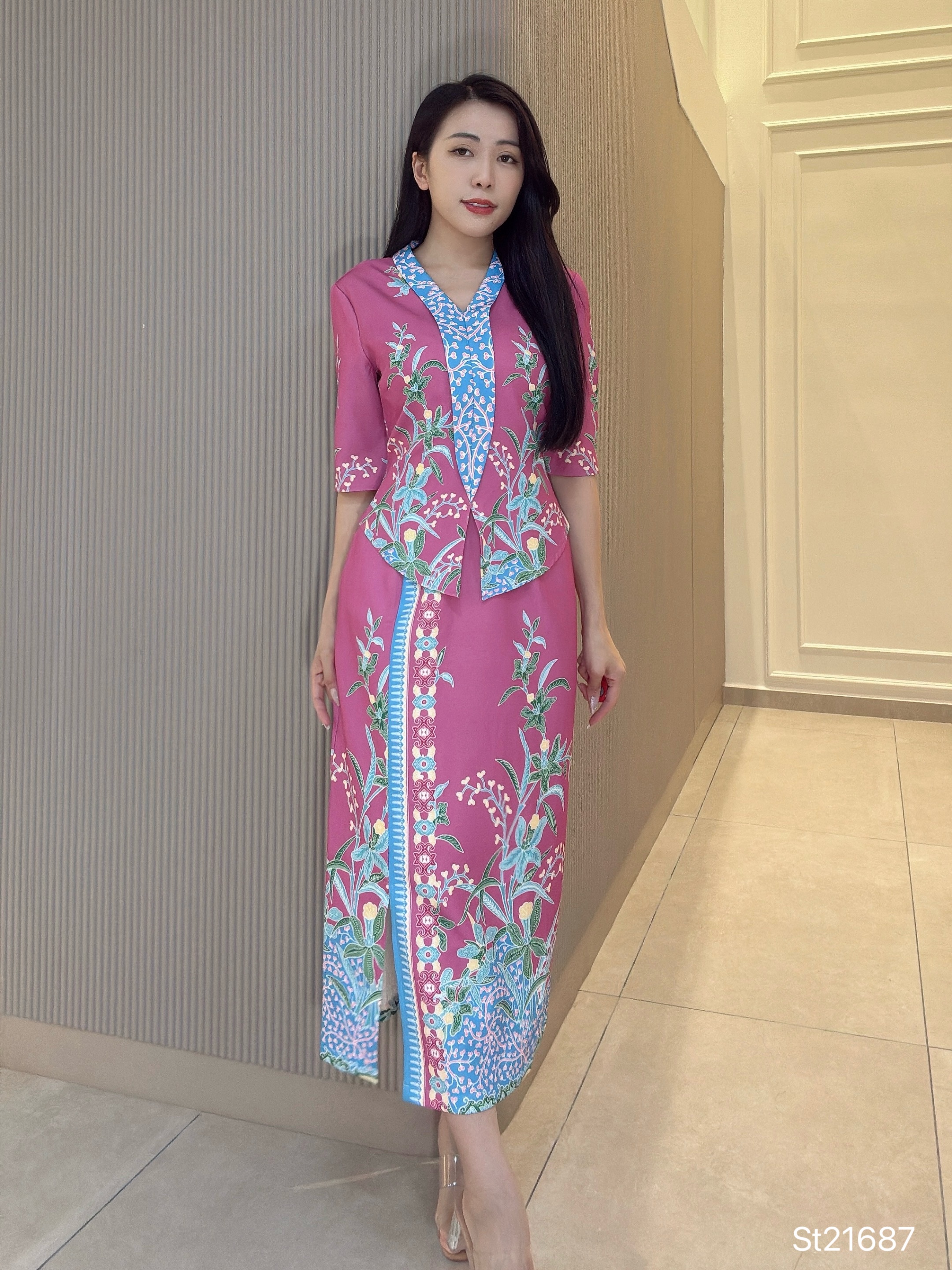 现代娘惹V领交叠印花设计连身裙 (ST21687)