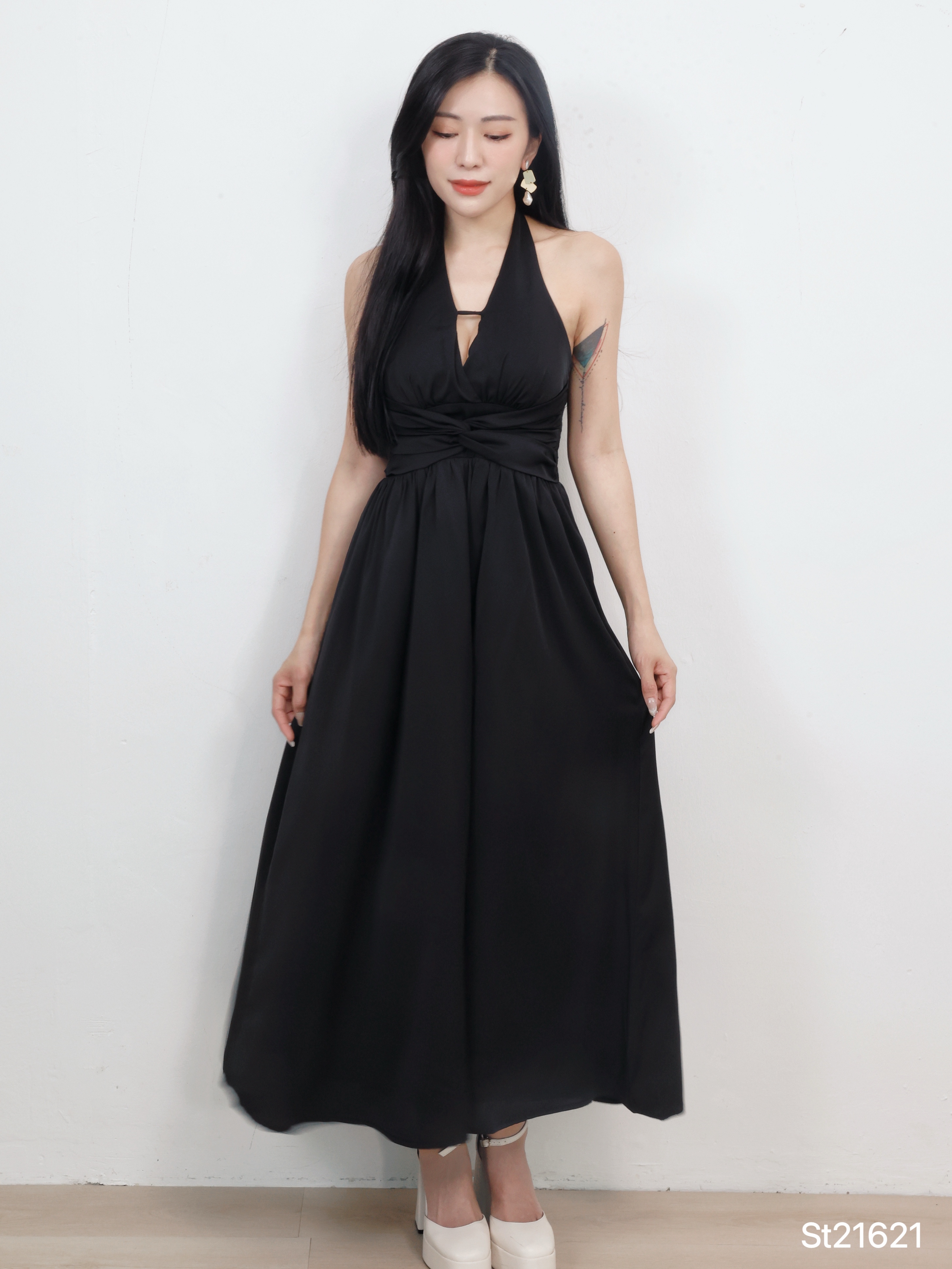 高级感V领系带设计挂脖连身裙 (ST21621)