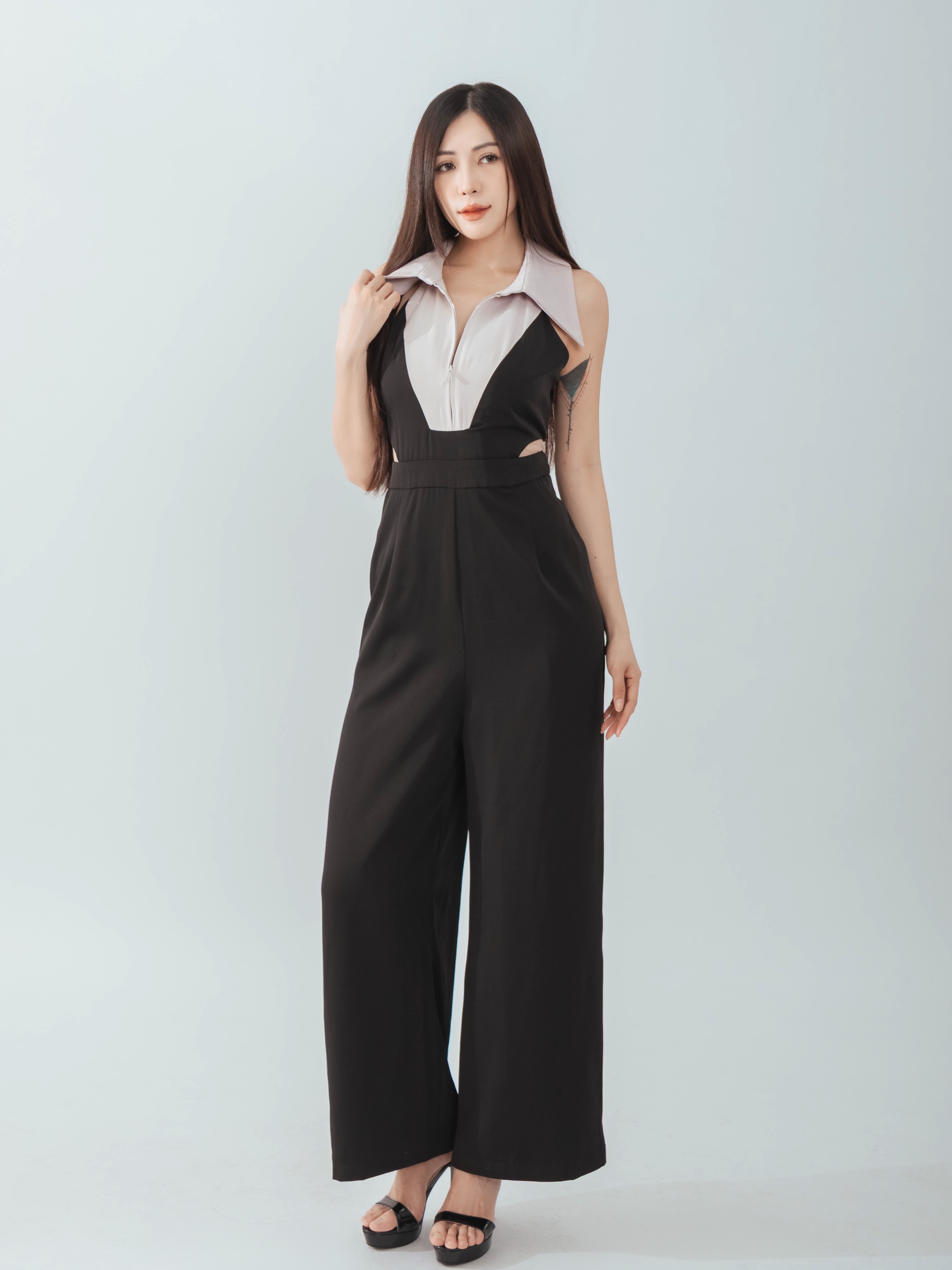 【LBP独家】时尚酷帅Cut-In撞色设计连体长裤 (ST21472)