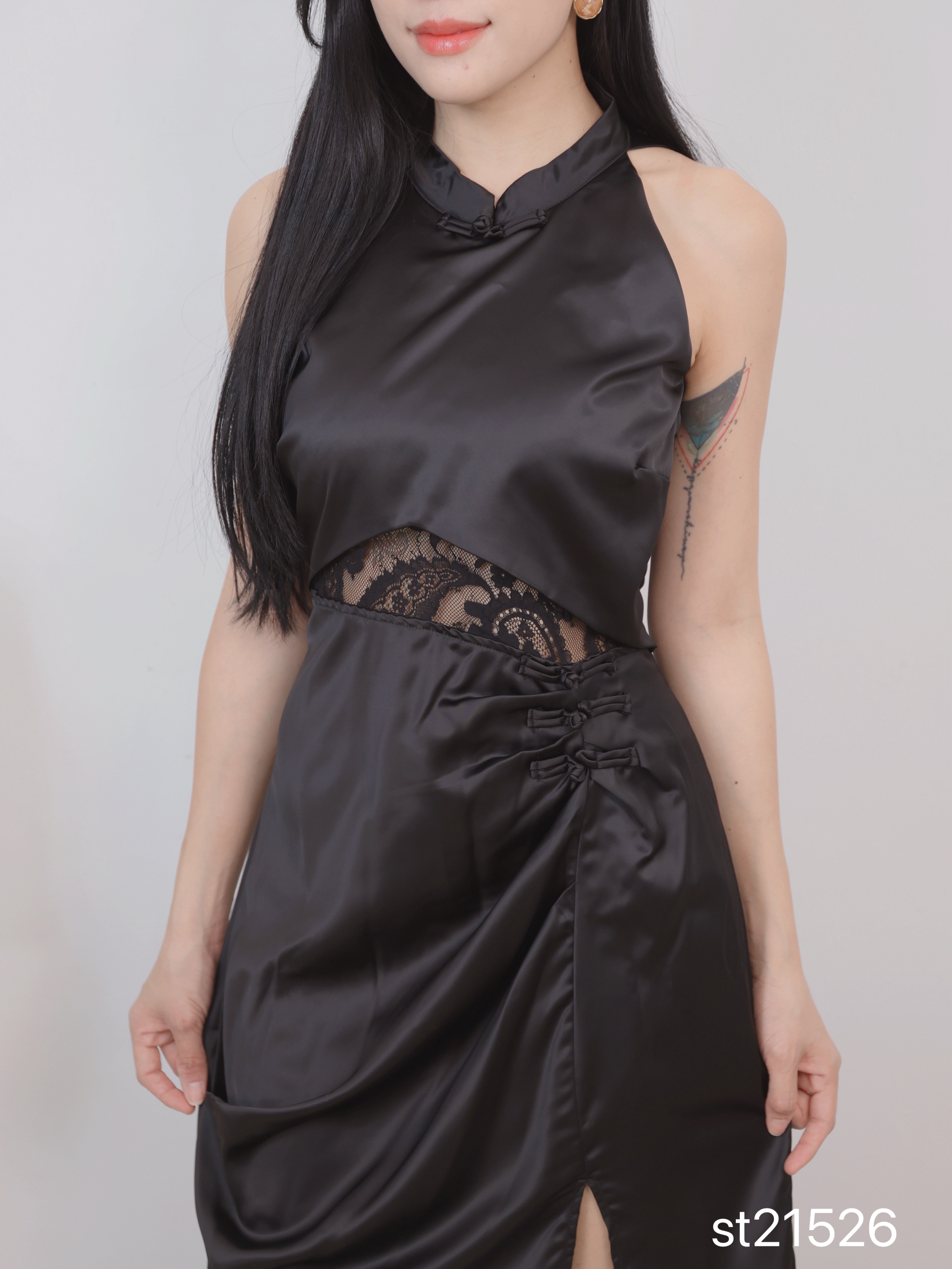 高级感压褶露腰削肩设计长版旗袍 (ST21526)