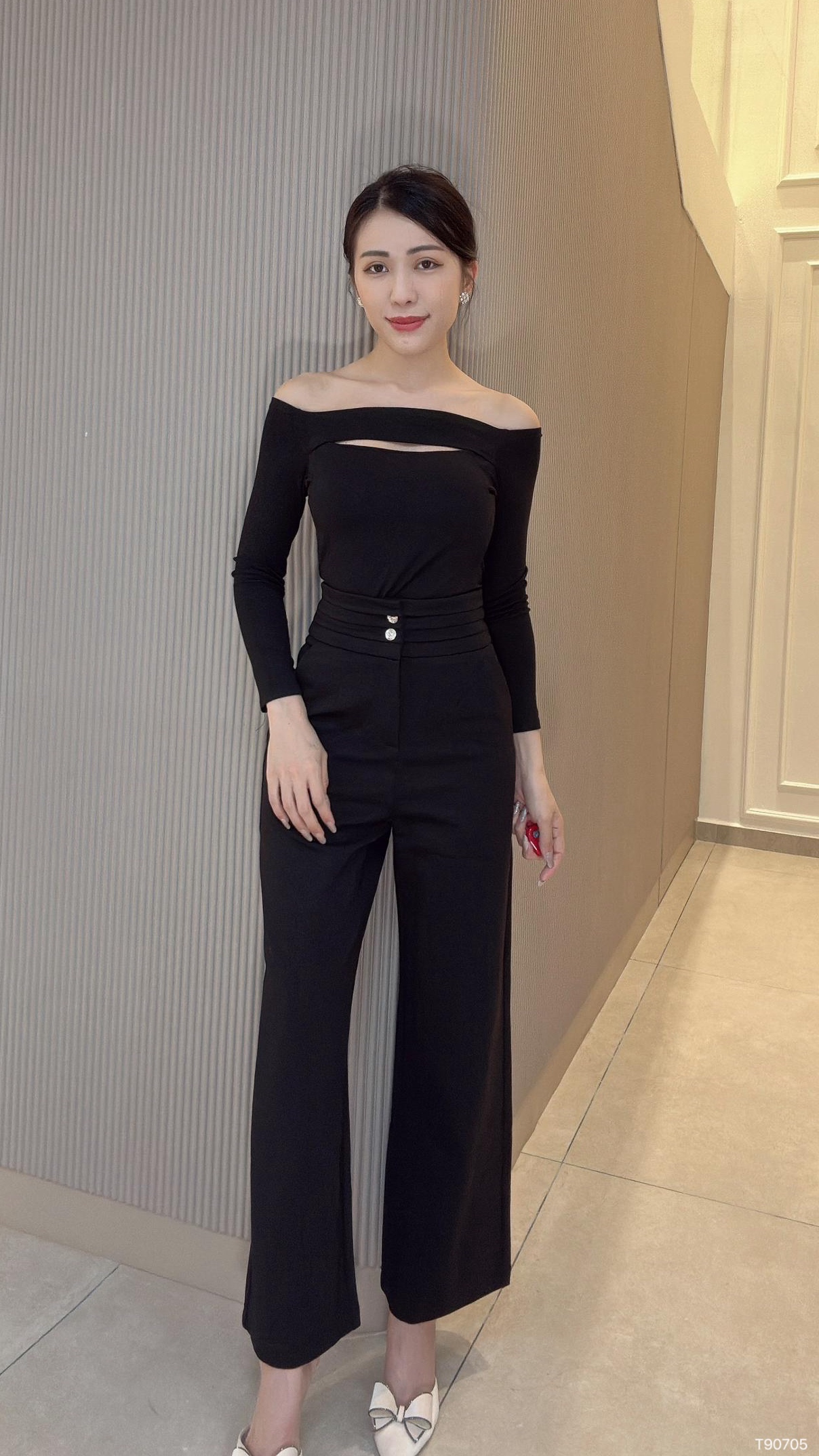 性感一字领镂空设计长袖上衣 (T90705)