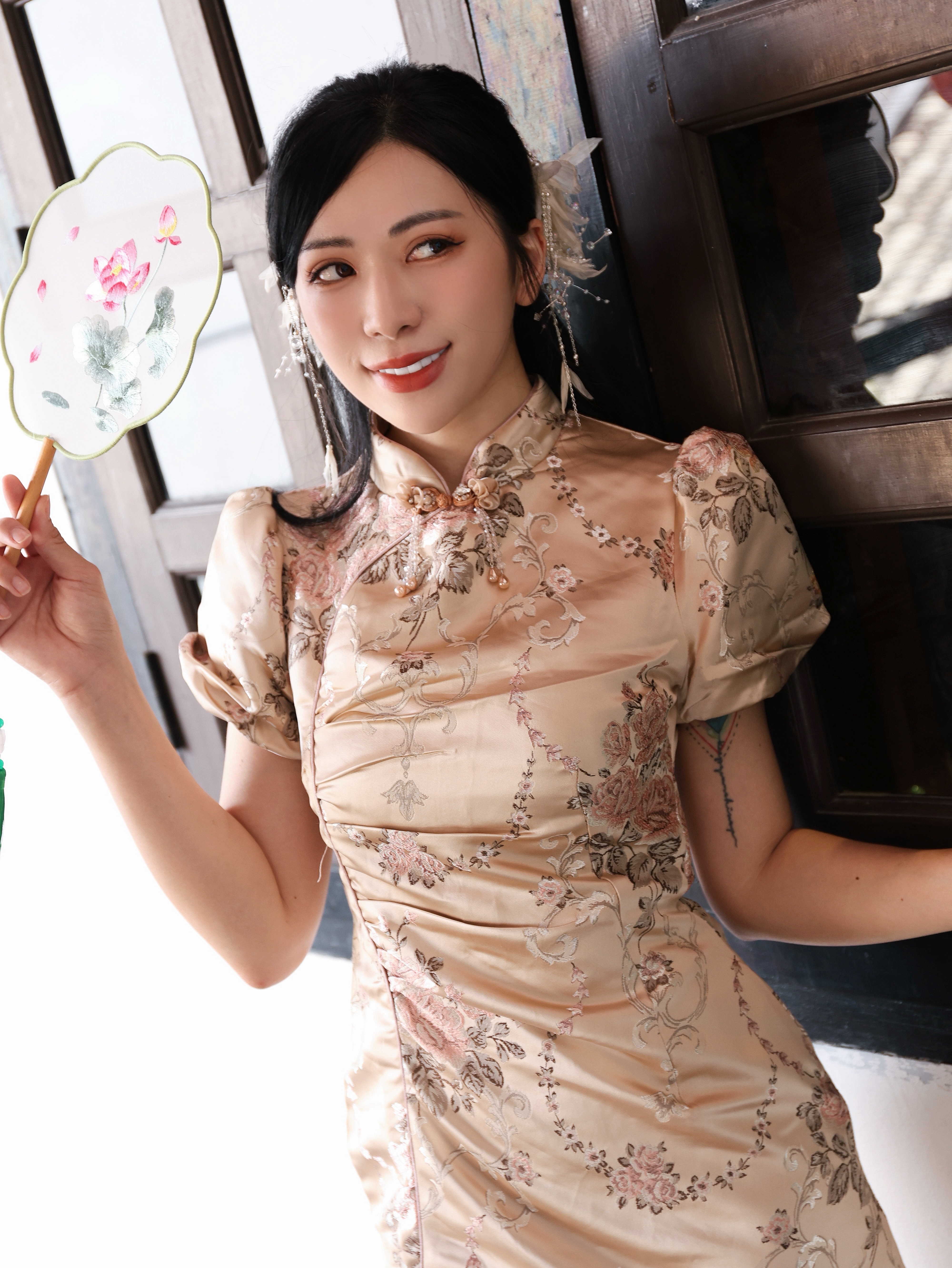 【LBP 独家新年系列】独特立体花盘扣设计立领旗袍 (ST21524)