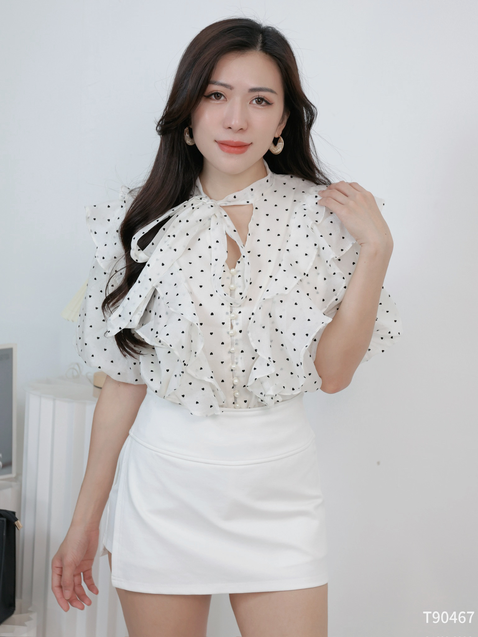 甜美荷叶边爱心波点设计V领上衣 (T90467)