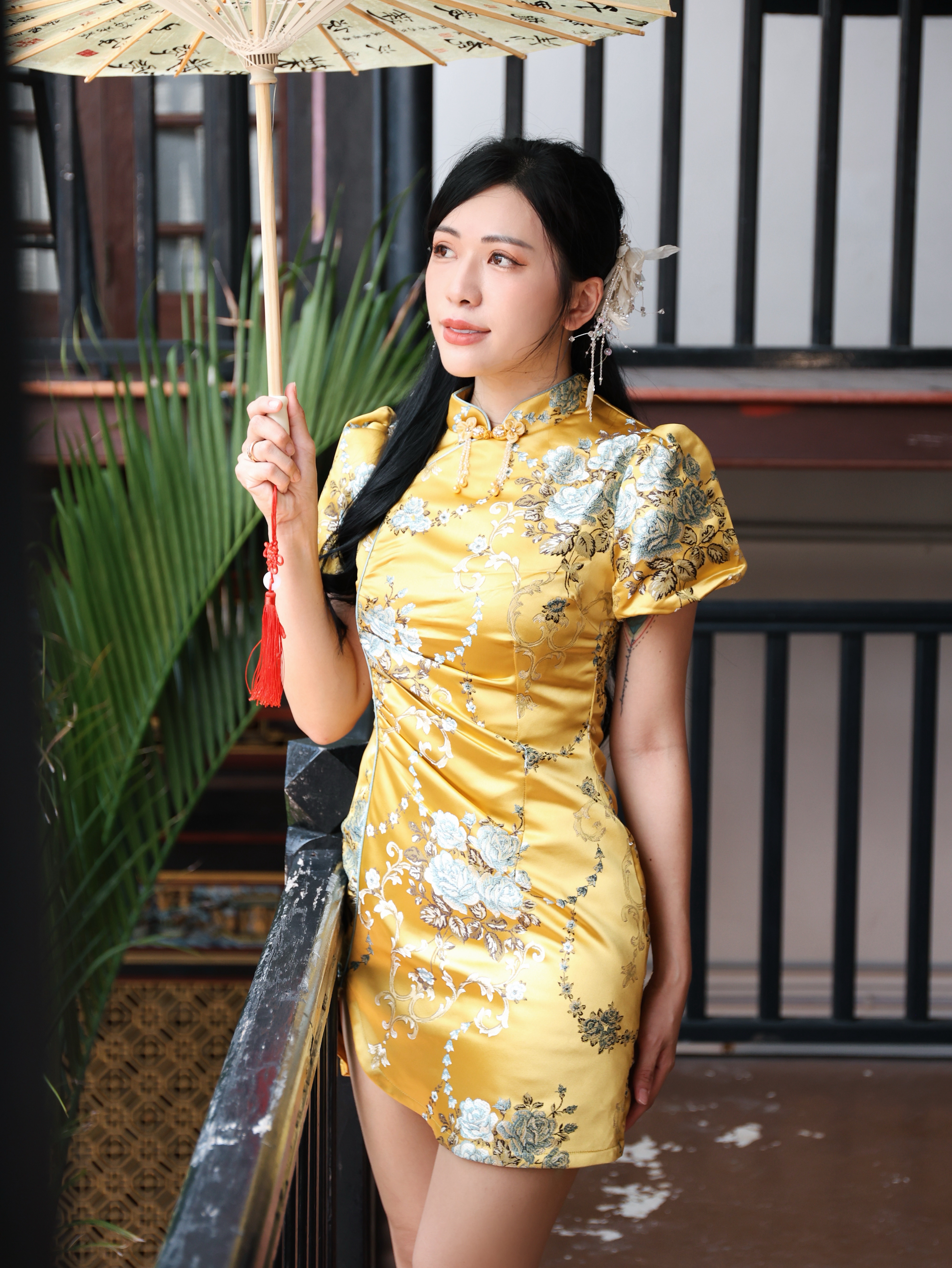 【预购PRE-ORDER】【LBP 独家新年系列】独特立体花盘扣设计立领旗袍 (ST21524)