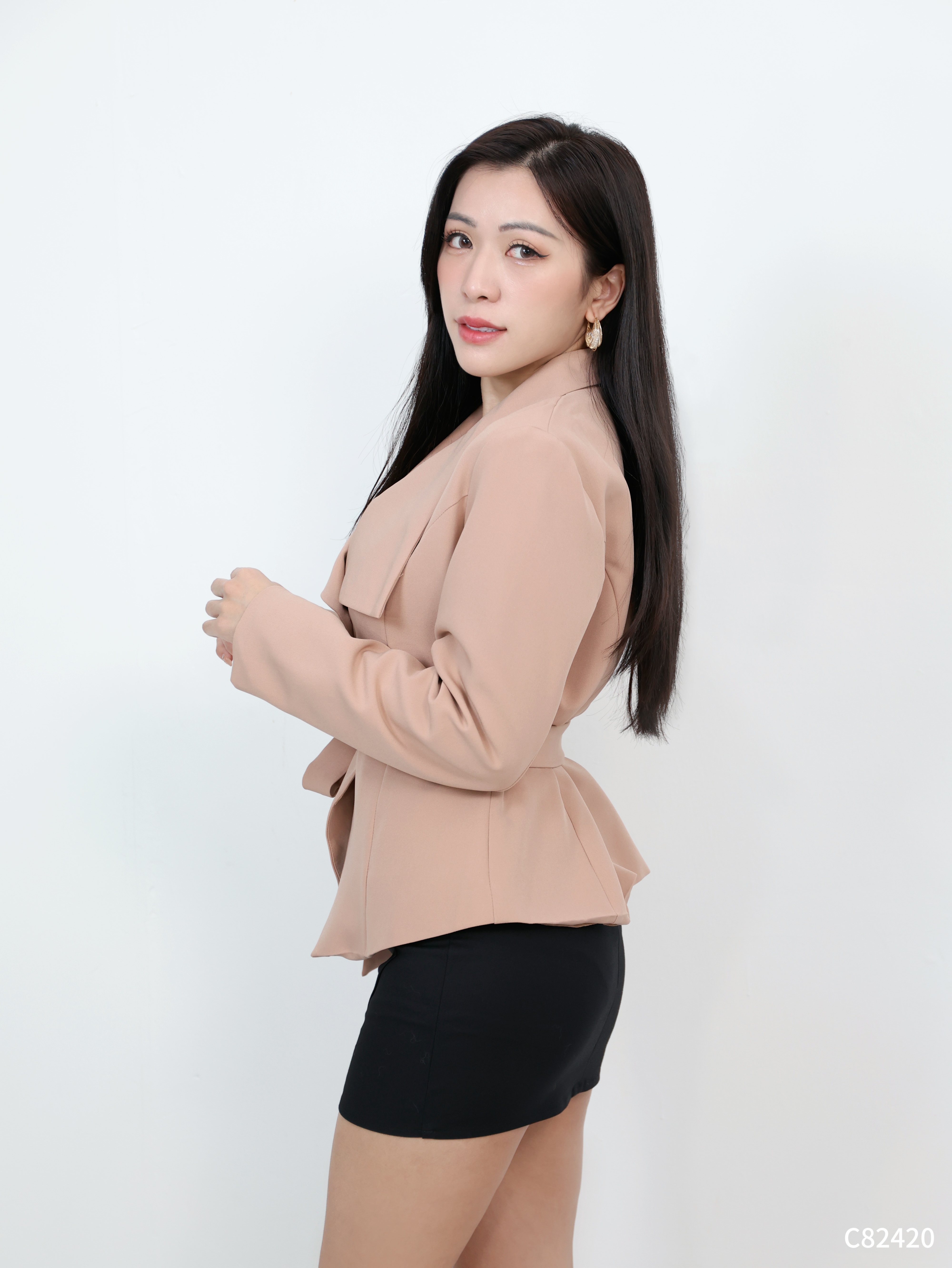 【LBP独家】小众设计感V领通勤外套 (C82420)-La'Belle Fashion Boutique Sdn Bhd