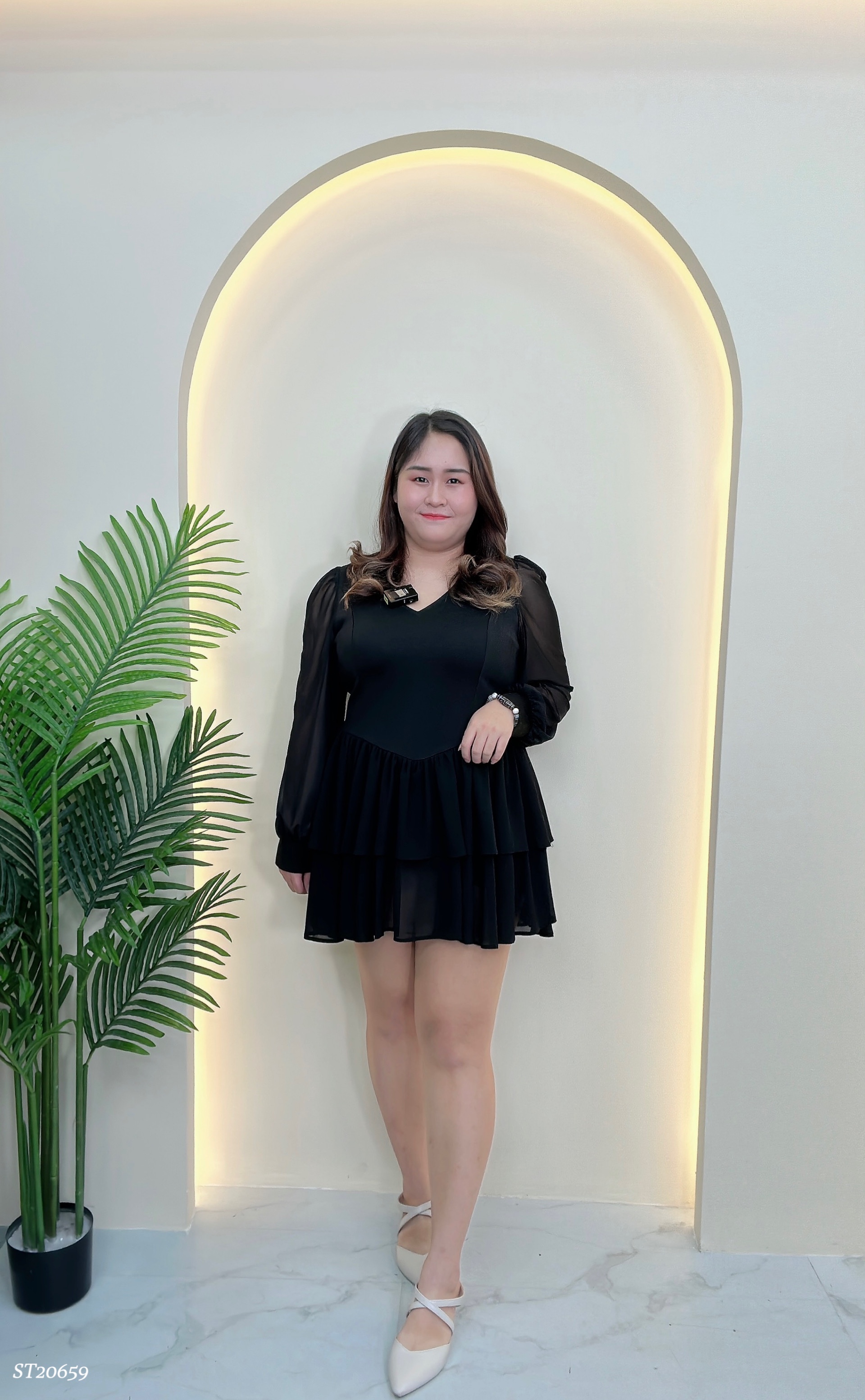 【LBP独家】法式V领蛋糕层连身裤裙（ST20659）