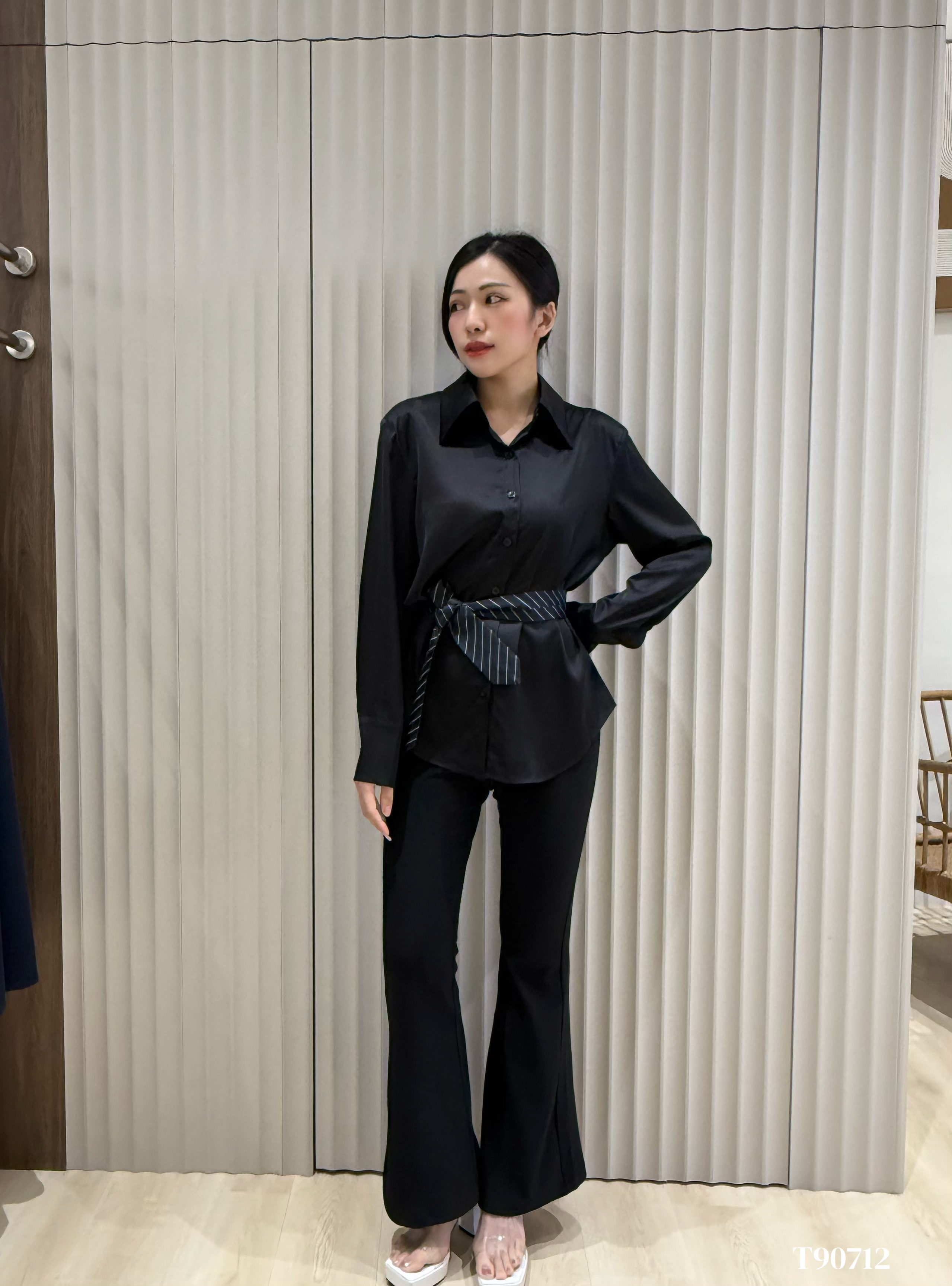 高端OL风撞色翻领设计长袖上衣 (T90712)