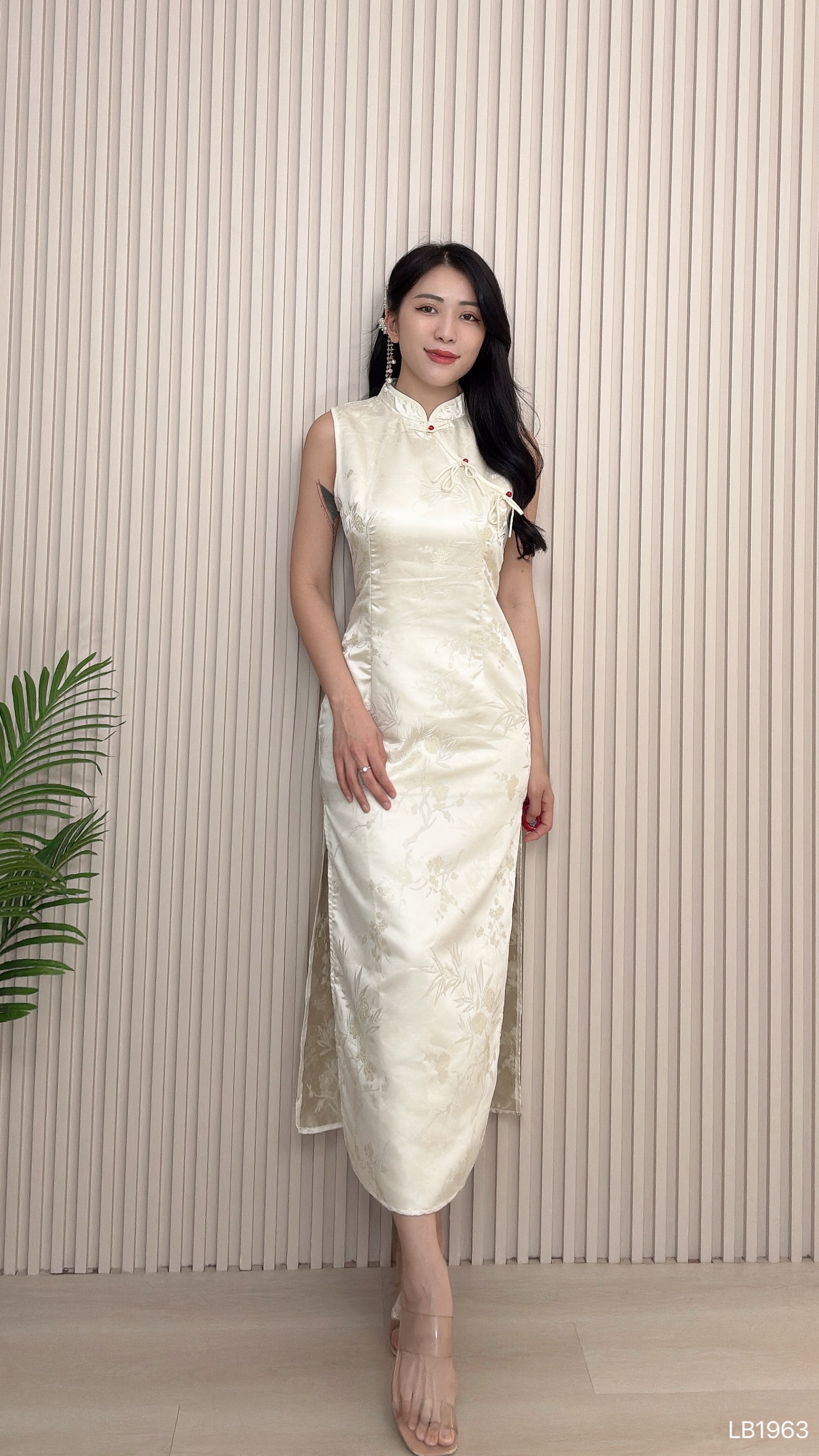 新中式侧边开叉设计无袖长版旗袍 (LB1963)