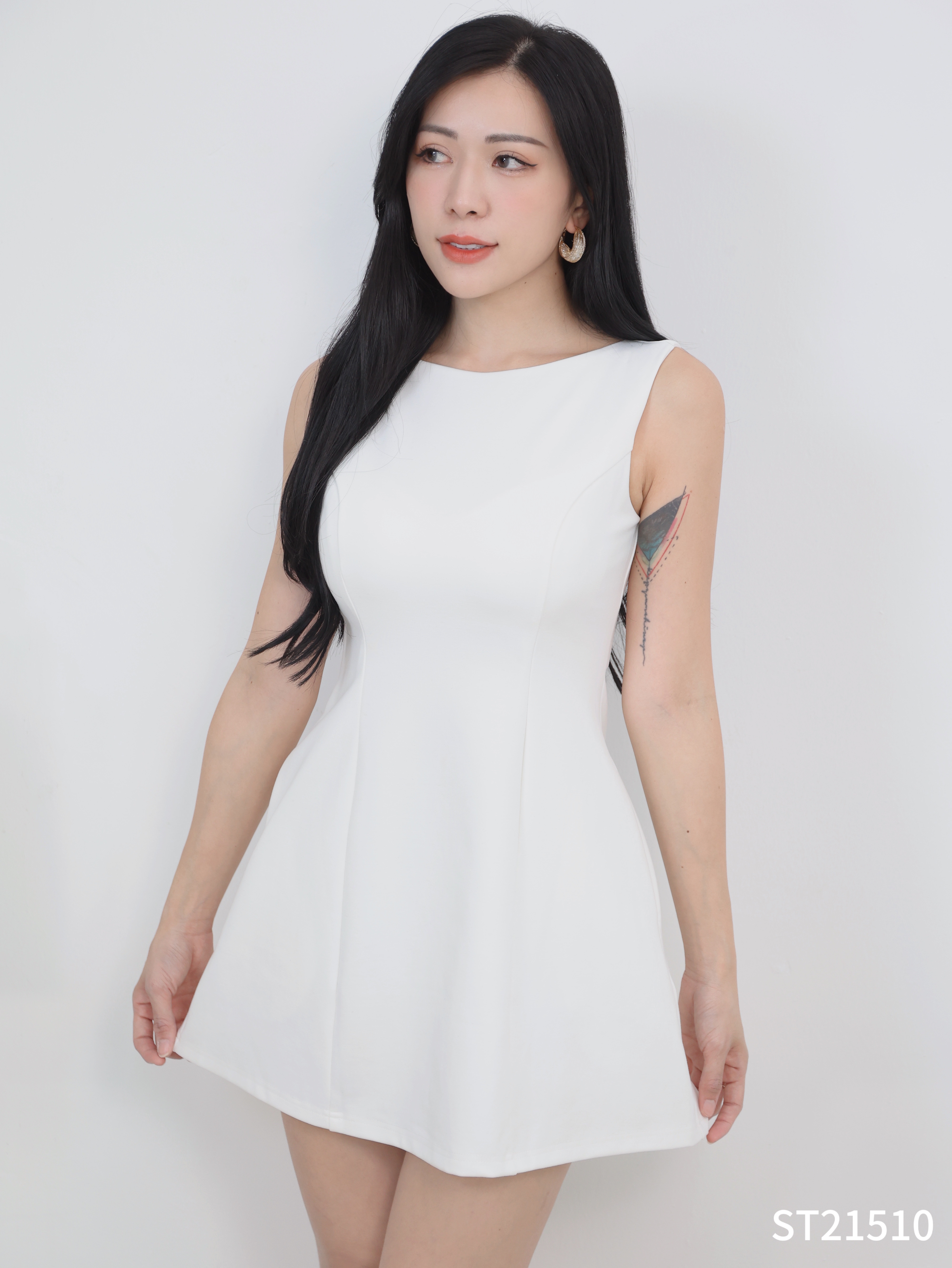 高级感背面V领设计无袖连身裙 (ST21510)