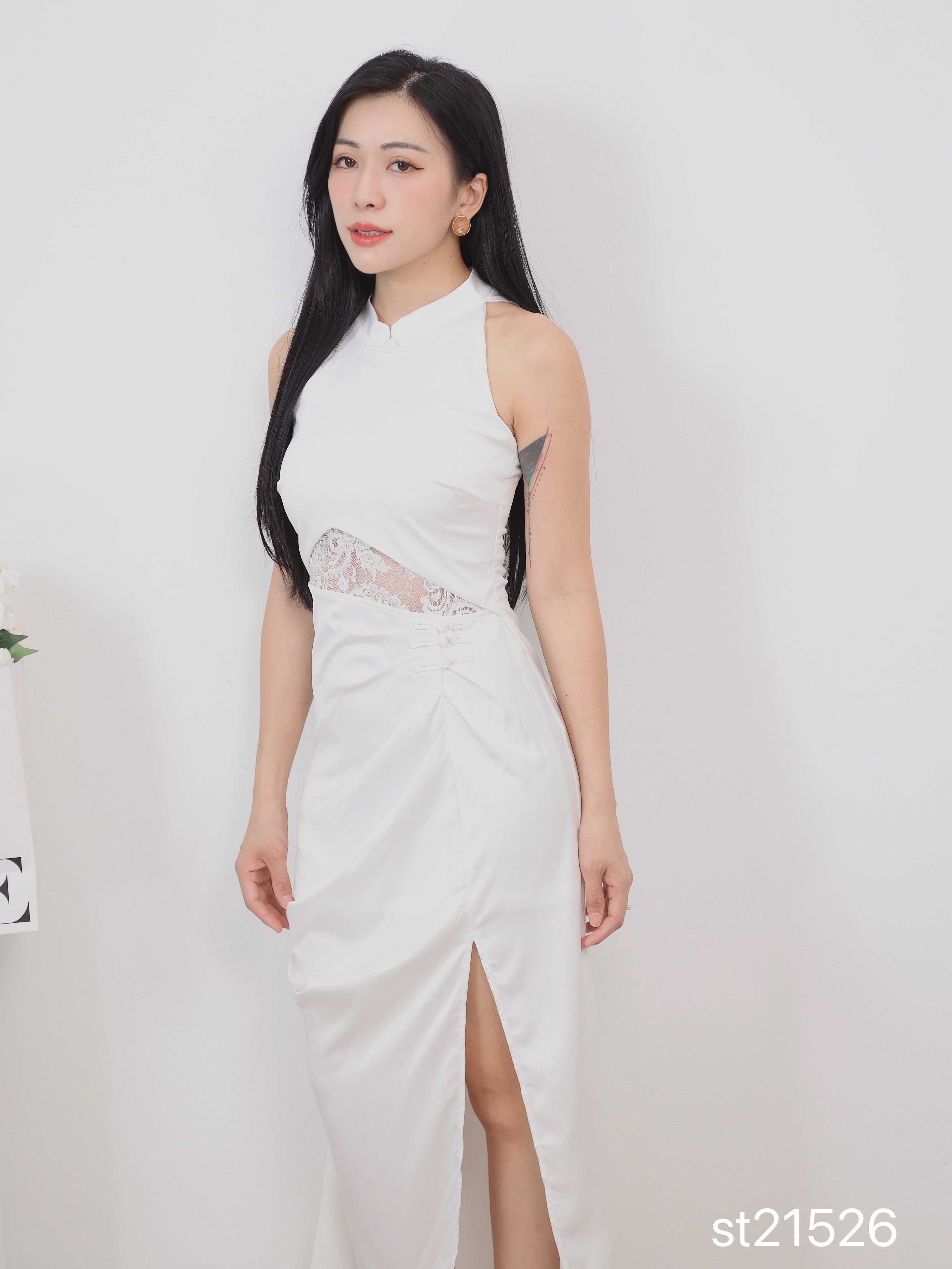 高级感压褶露腰削肩设计长版旗袍 (ST21526)