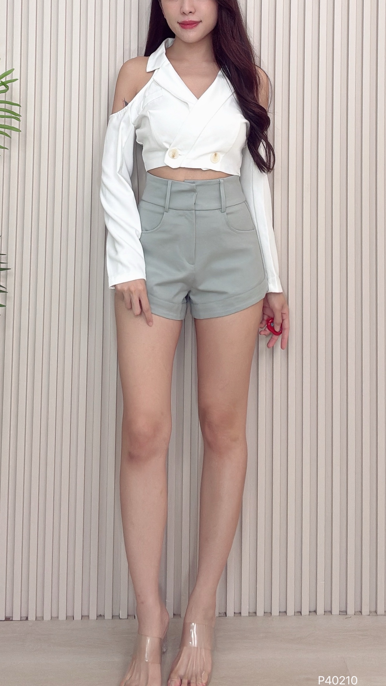 【LBP独家】百搭显瘦阔腿高腰短裤   (P40210)
