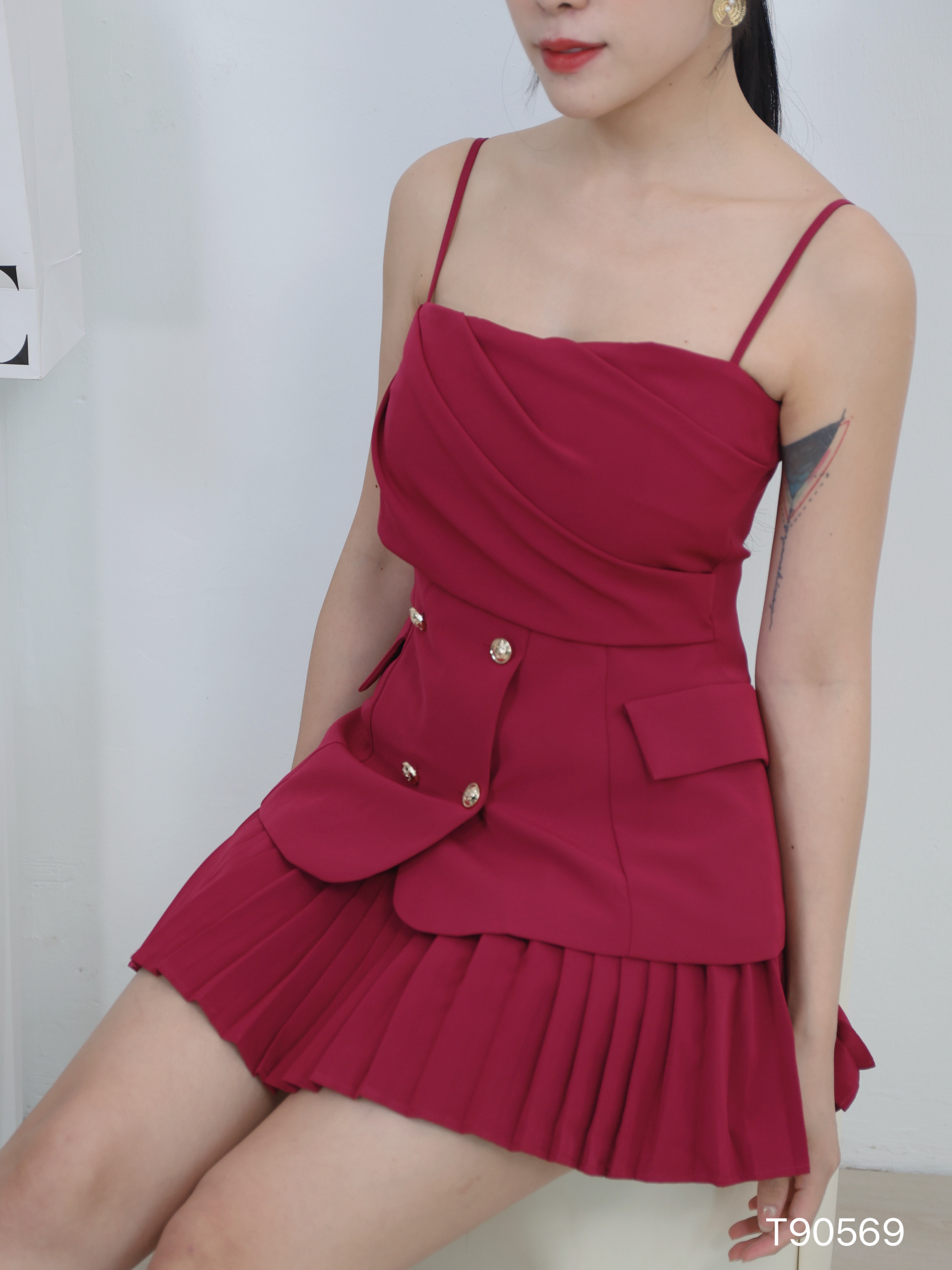 【LBP独家】高级感褶皱设计抹胸吊带上 (T90569)