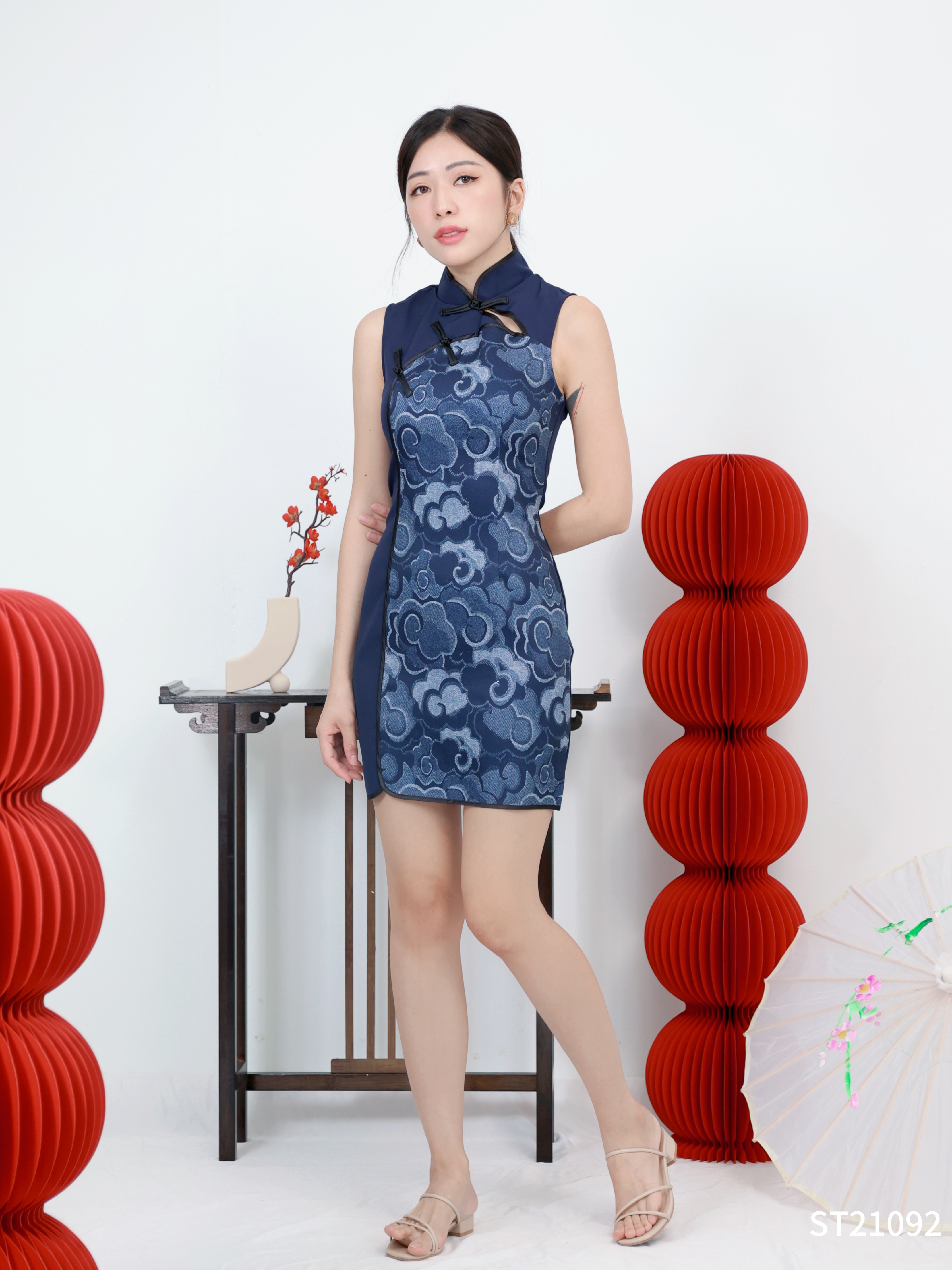 【LBP GXFC 独家新年系列 - 祥云瑞彩】复古经典款无袖立领旗袍连身裙 (ST21092)-La'Belle Fashion Boutique Sdn Bhd