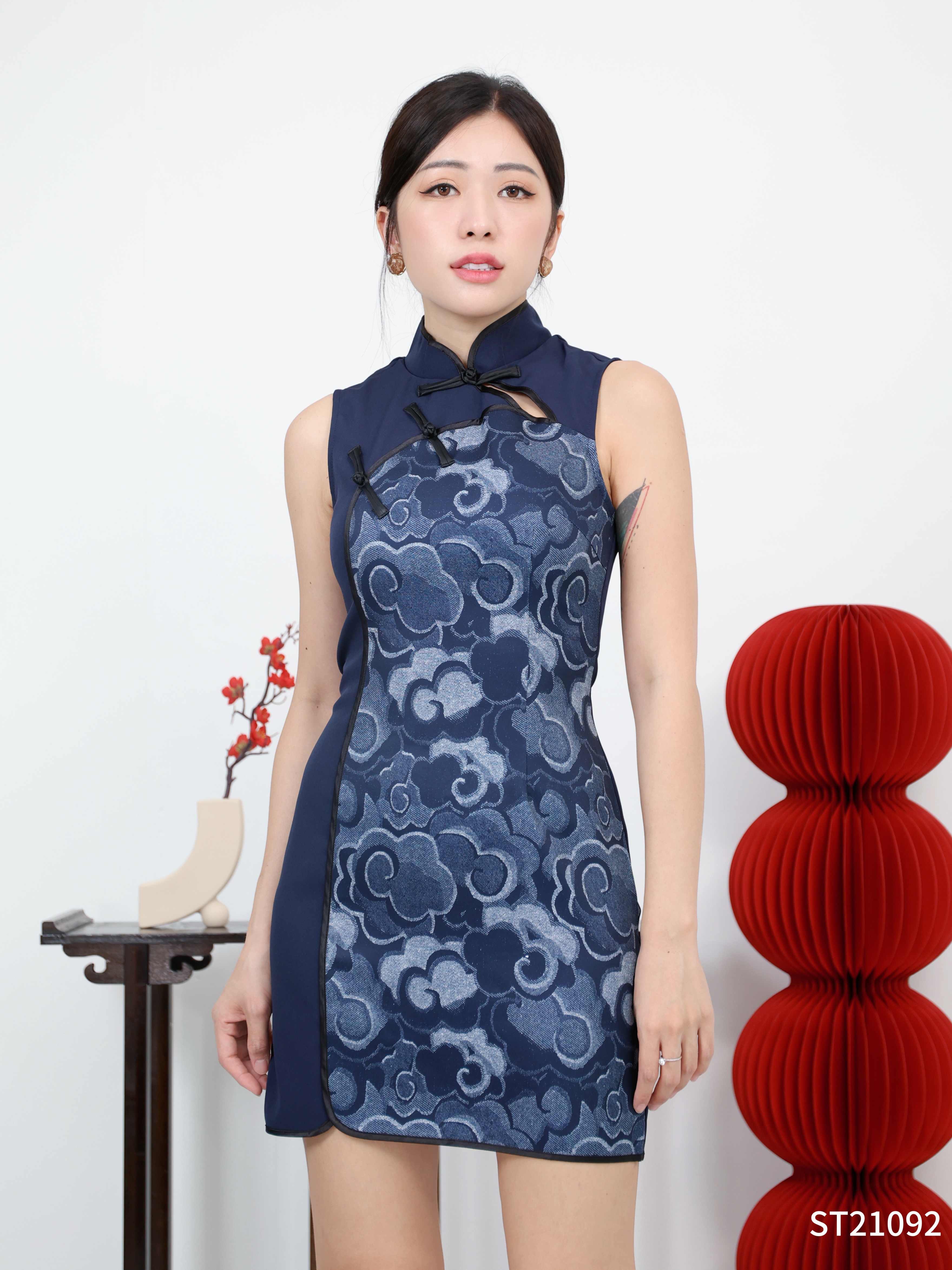 【LBP GXFC 独家新年系列 - 祥云瑞彩】复古经典款无袖立领旗袍连身裙 (ST21092)-La'Belle Fashion Boutique Sdn Bhd