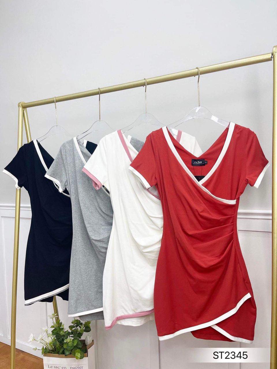 【LBP独家】高端V领修身款连身裙 (ST2345)