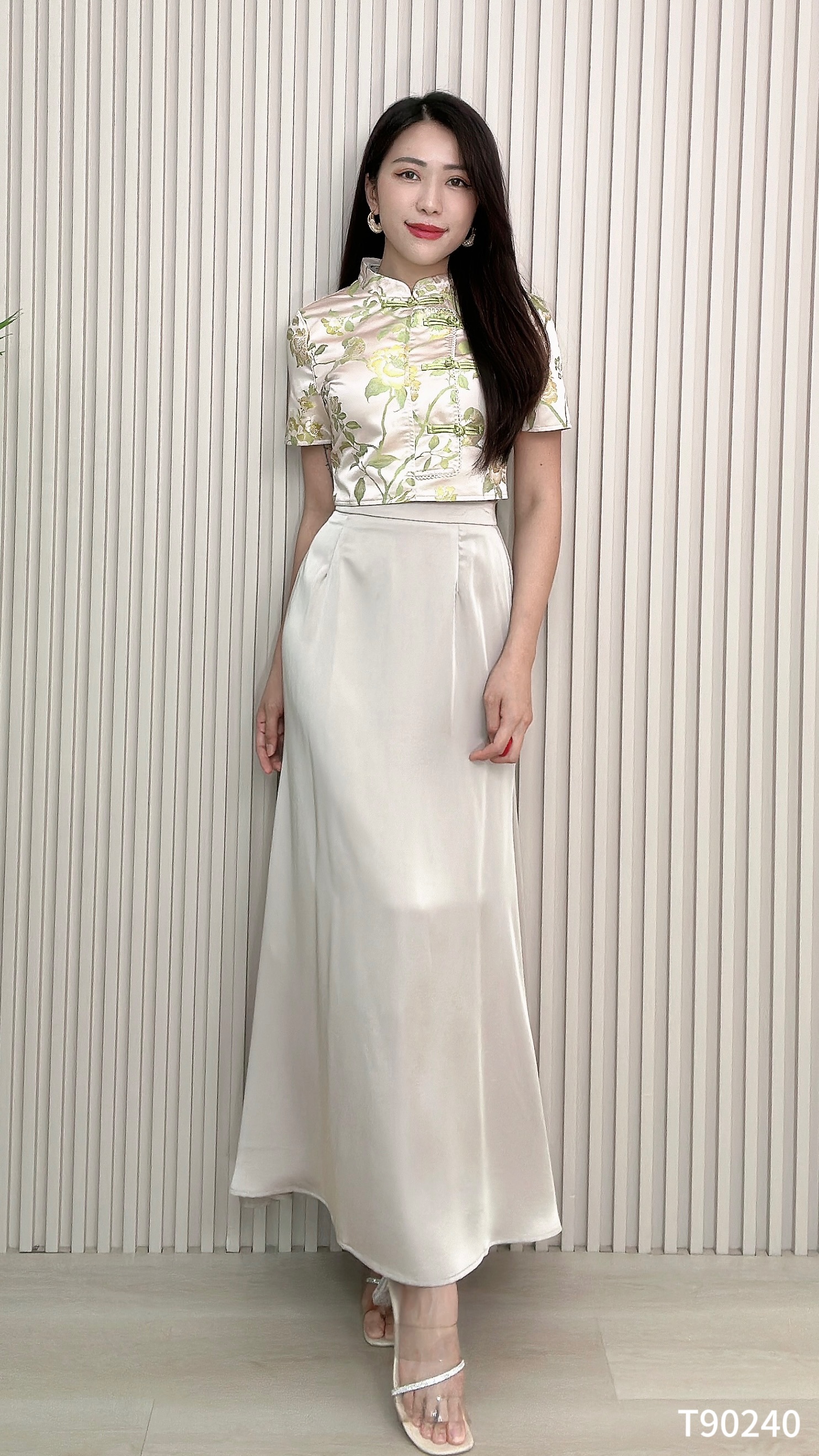 【LBP GXFC 独家新年系列】时尚国风盘扣设计旗袍上衣 (T90240)-La'Belle Fashion Boutique Sdn Bhd