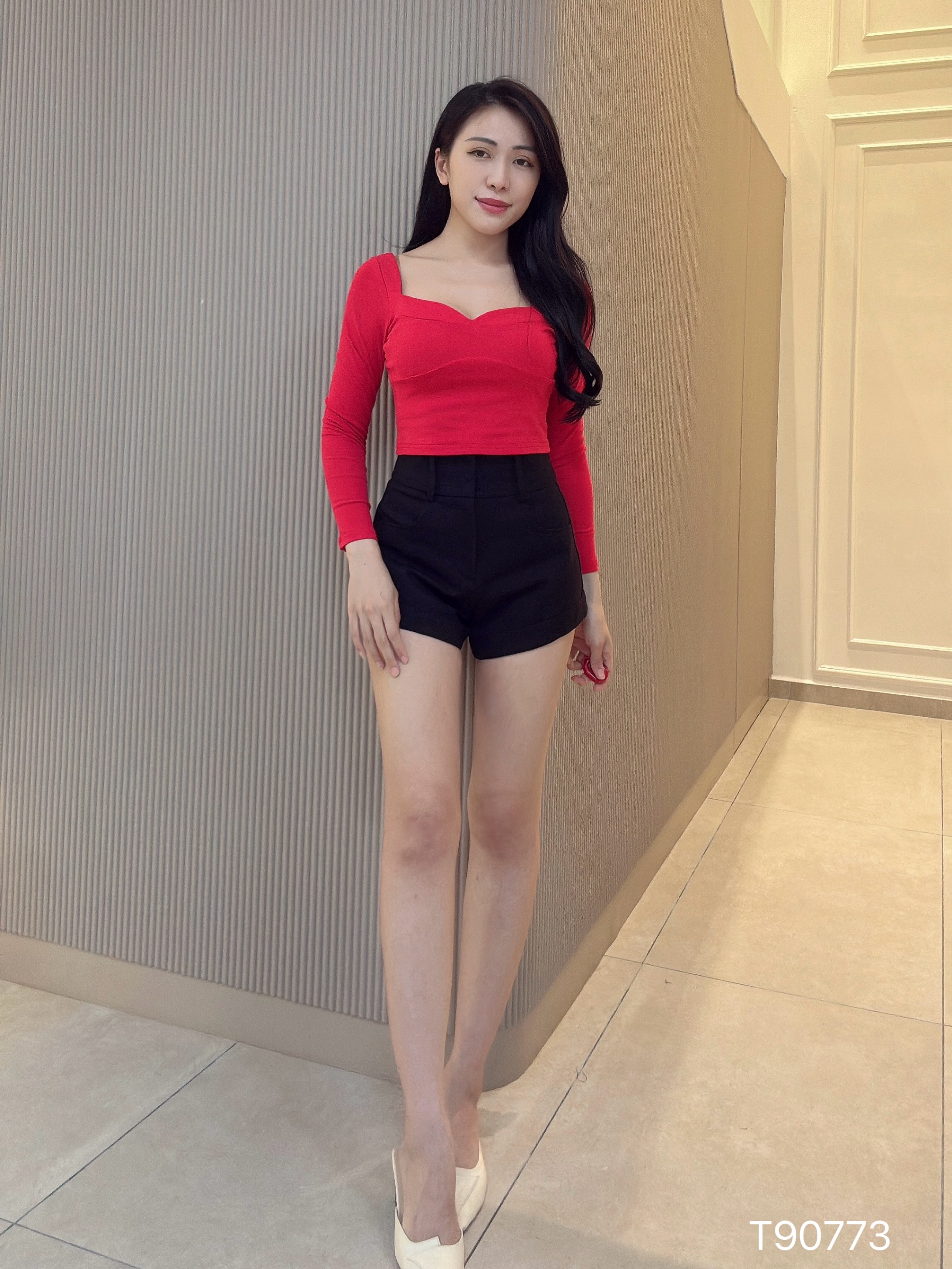 法式少女感方V领短款长袖上衣 (T90773)