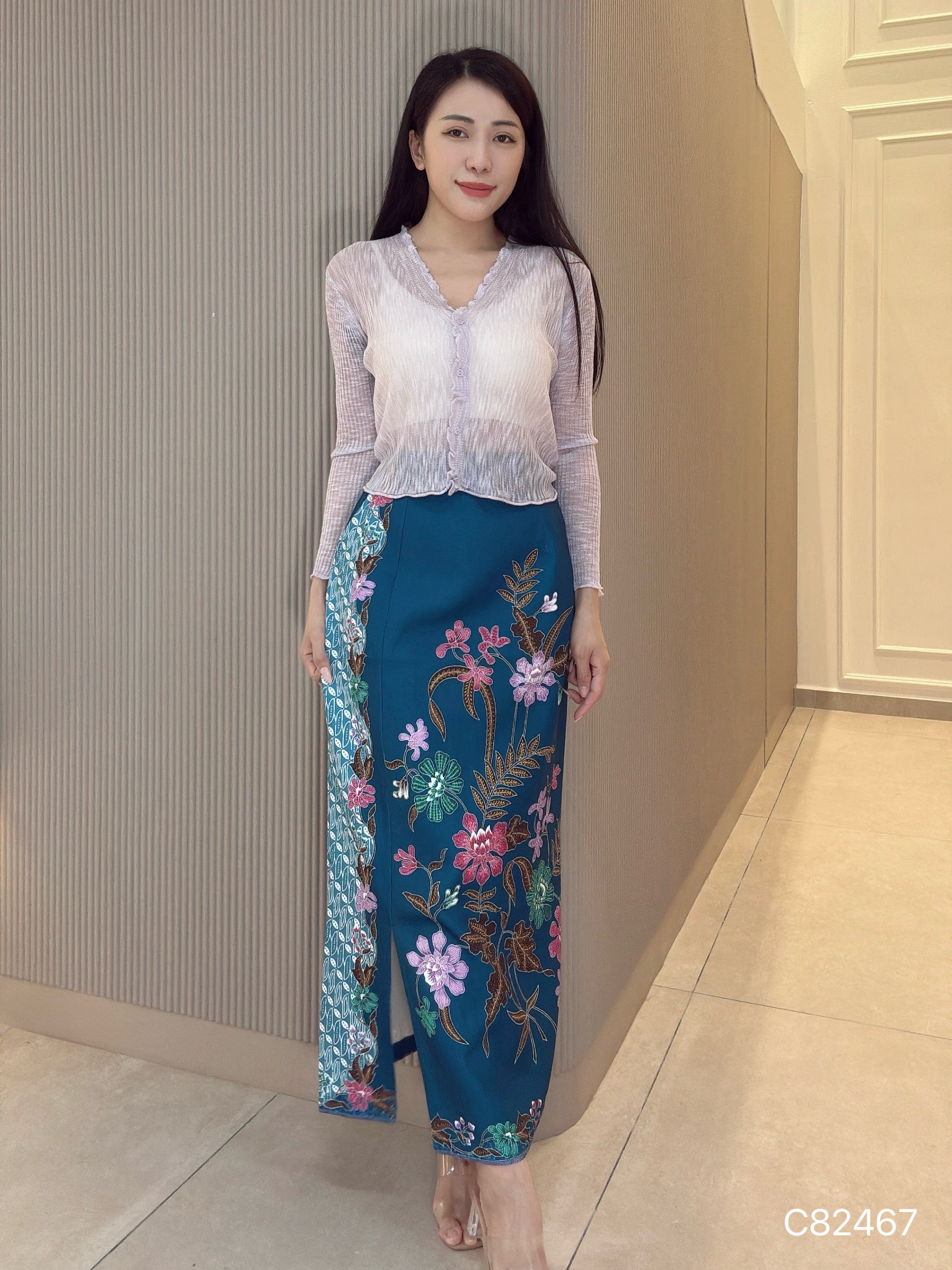 韩系V领纯色花边防晒开衫外套 (C82467)