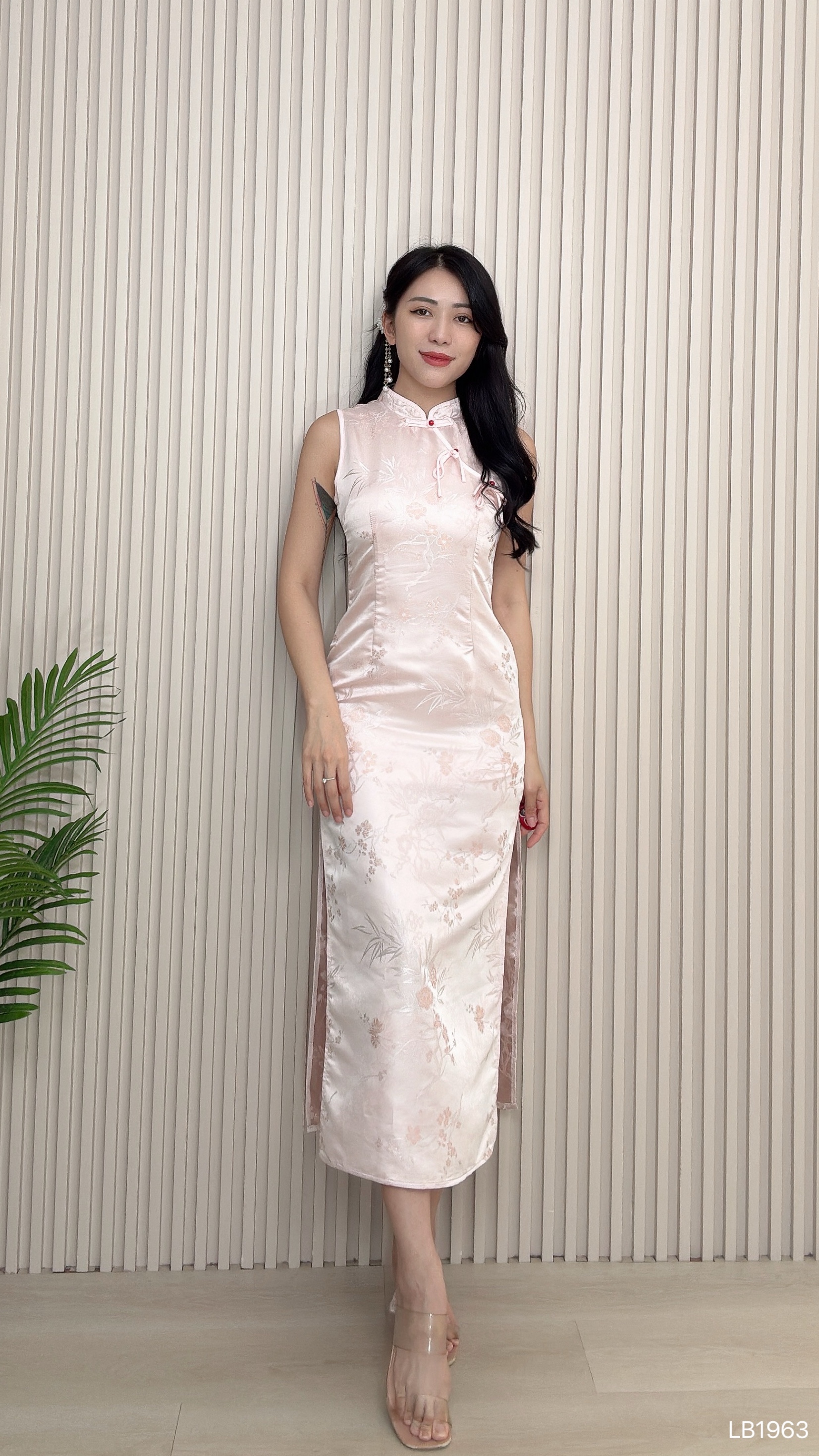 新中式侧边开叉设计无袖长版旗袍 (LB1963)