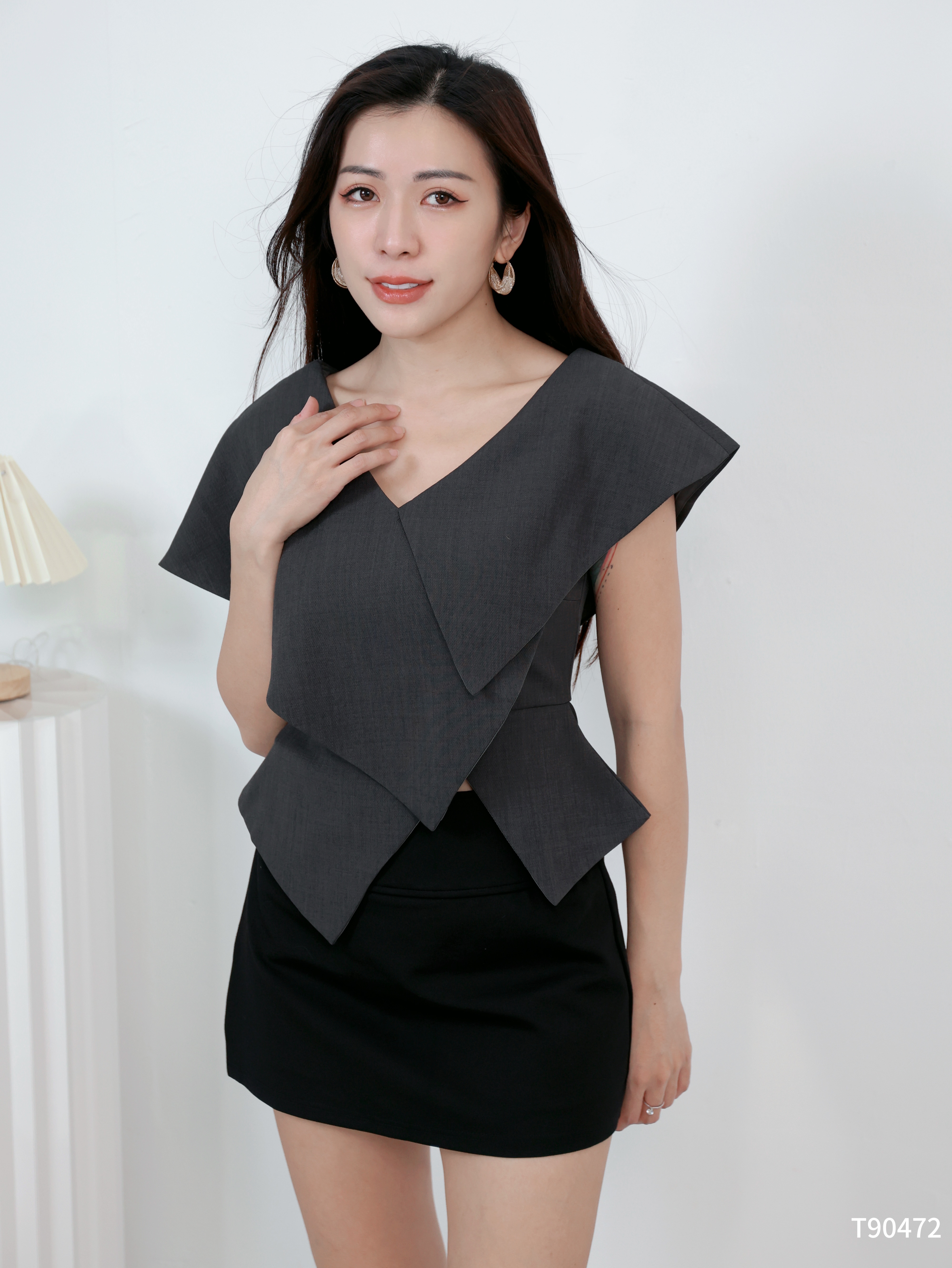 高级感不规则设计上衣 (T90472)