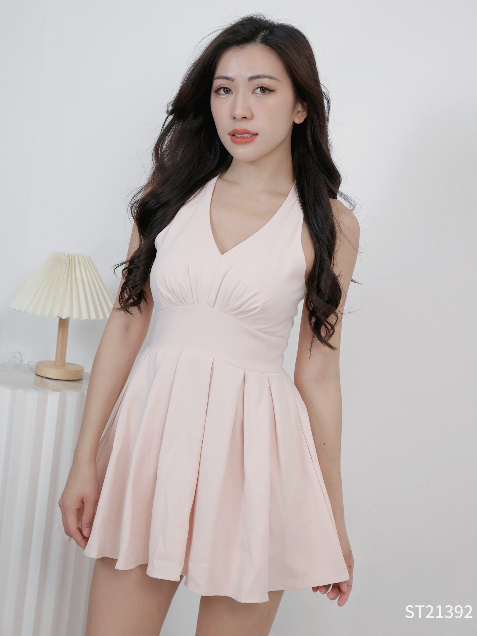 法式削肩百褶下摆设计V领连身裤裙 (ST21392)