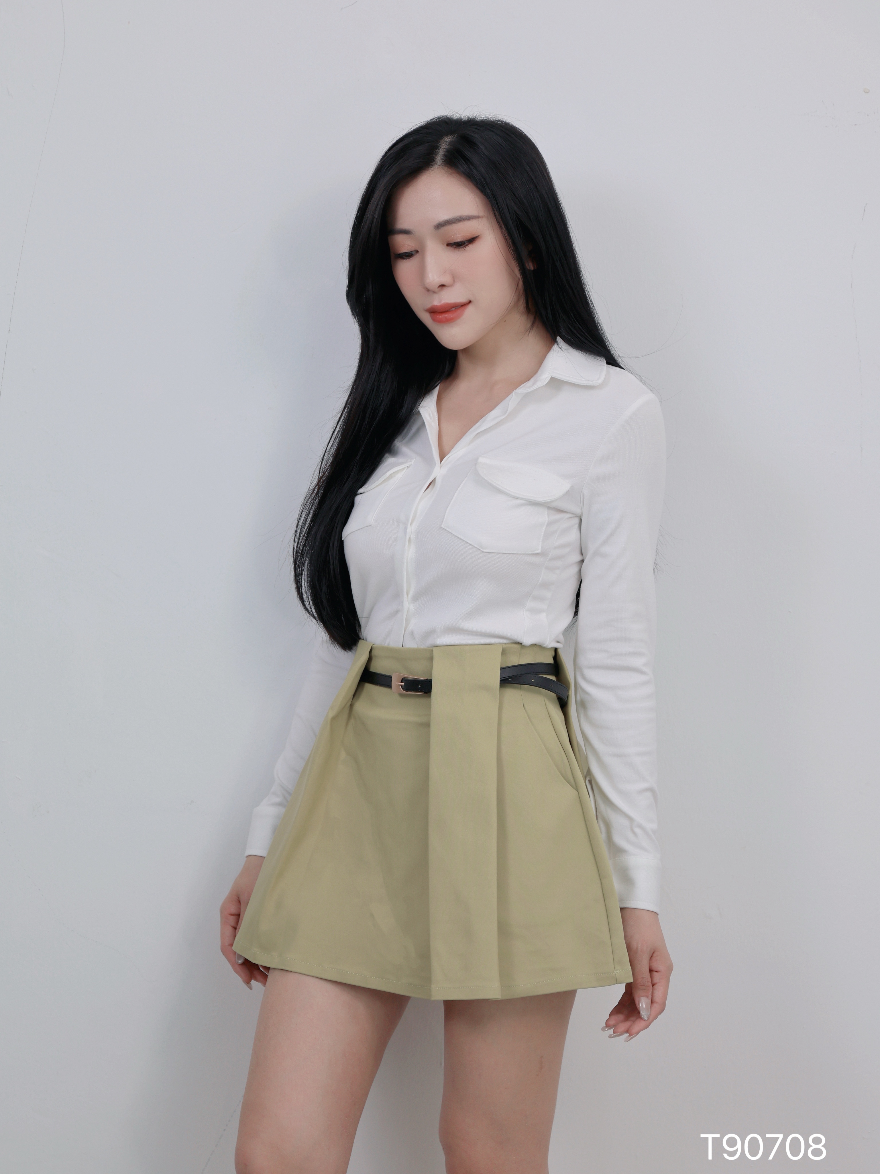气质OL风翻领设计开衬上衣 (T90708)