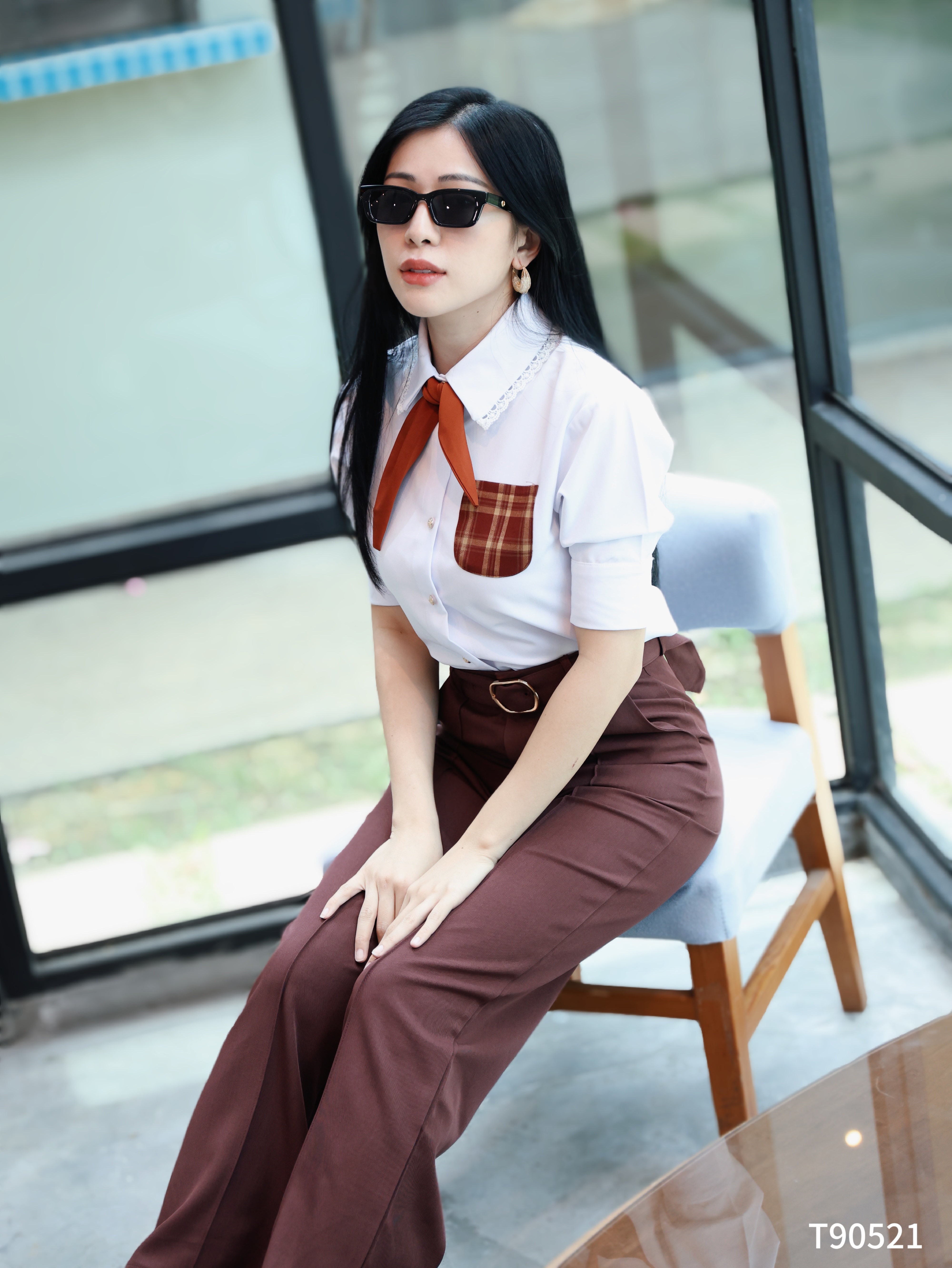 【LATTE NOON】高级感撞色翻领蕾丝设计上衣 (T90521)