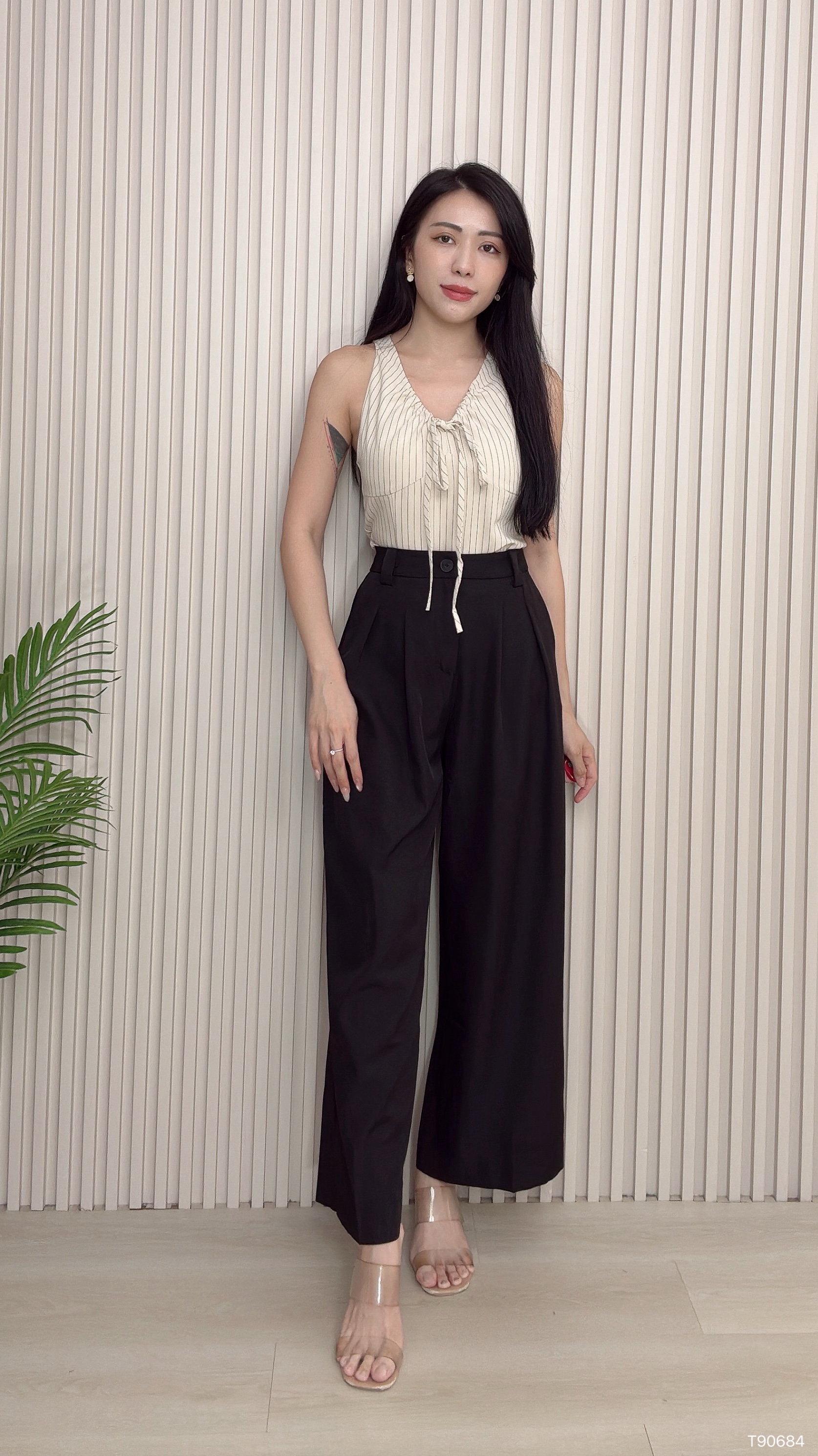 御姐气质V领抽绳设计条纹上衣 (T90684)