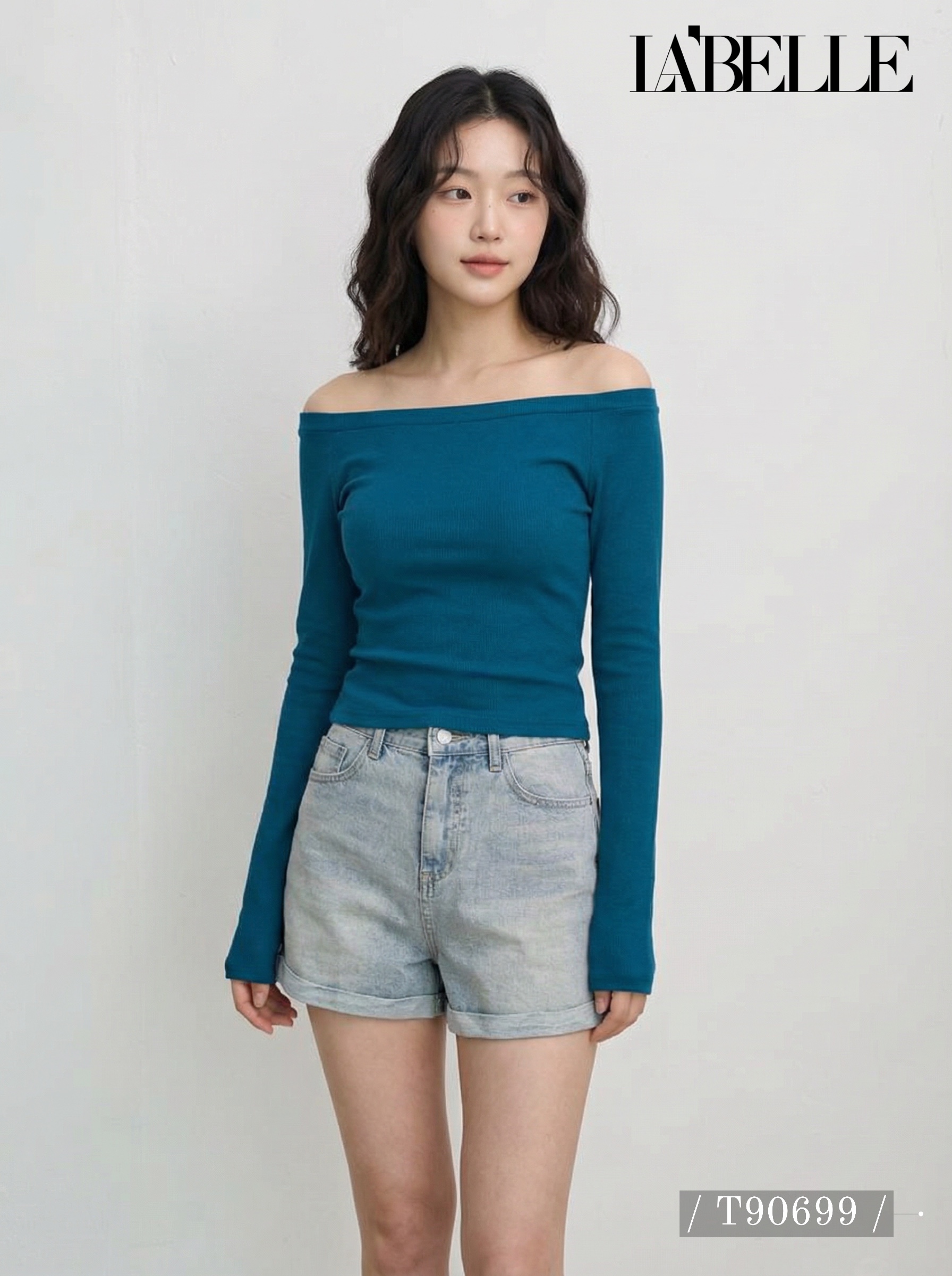 纯欲一字肩露锁骨长袖上衣 (T90699)