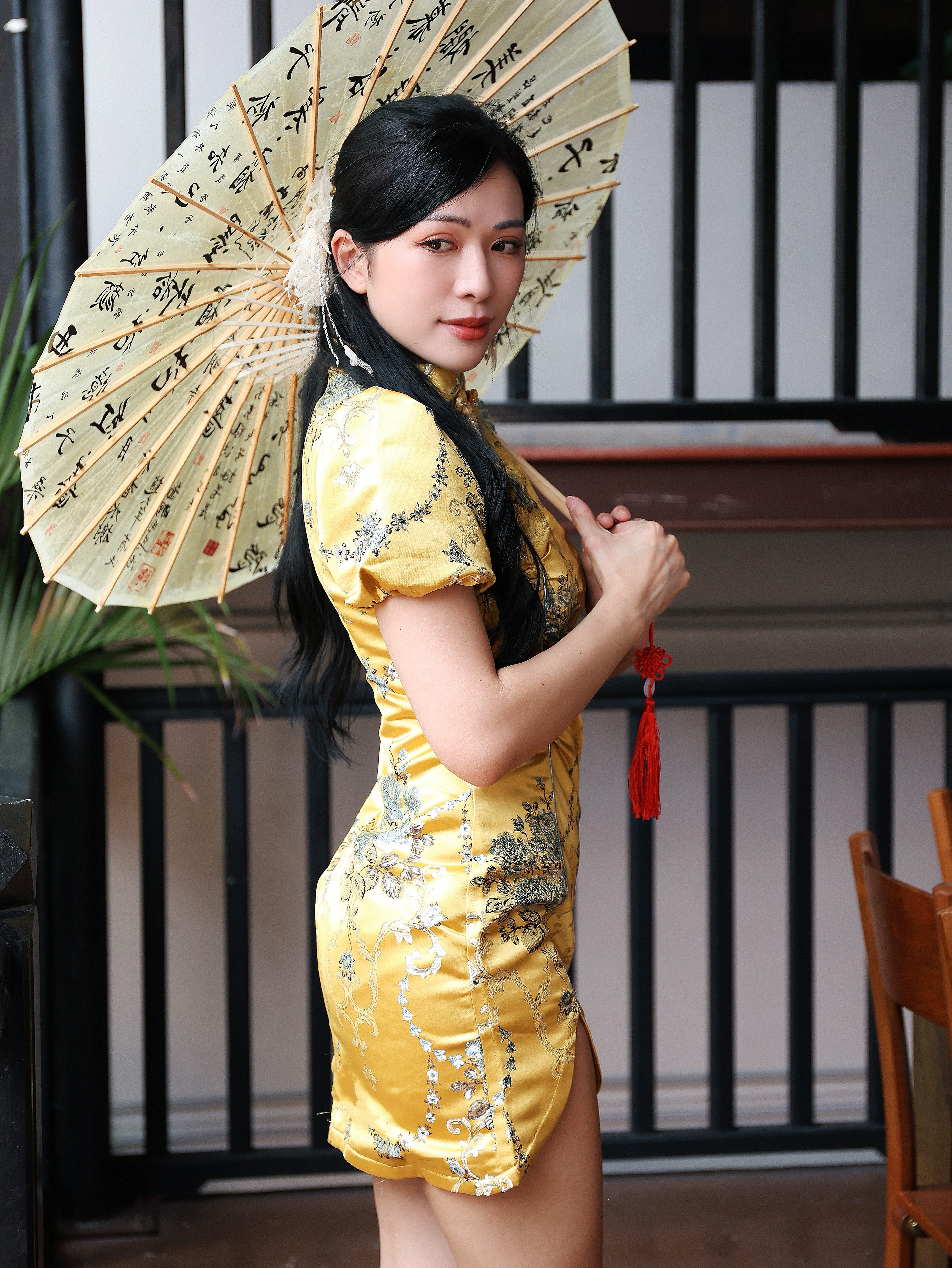 【预购PRE-ORDER】【LBP 独家新年系列】独特立体花盘扣设计立领旗袍 (ST21524)