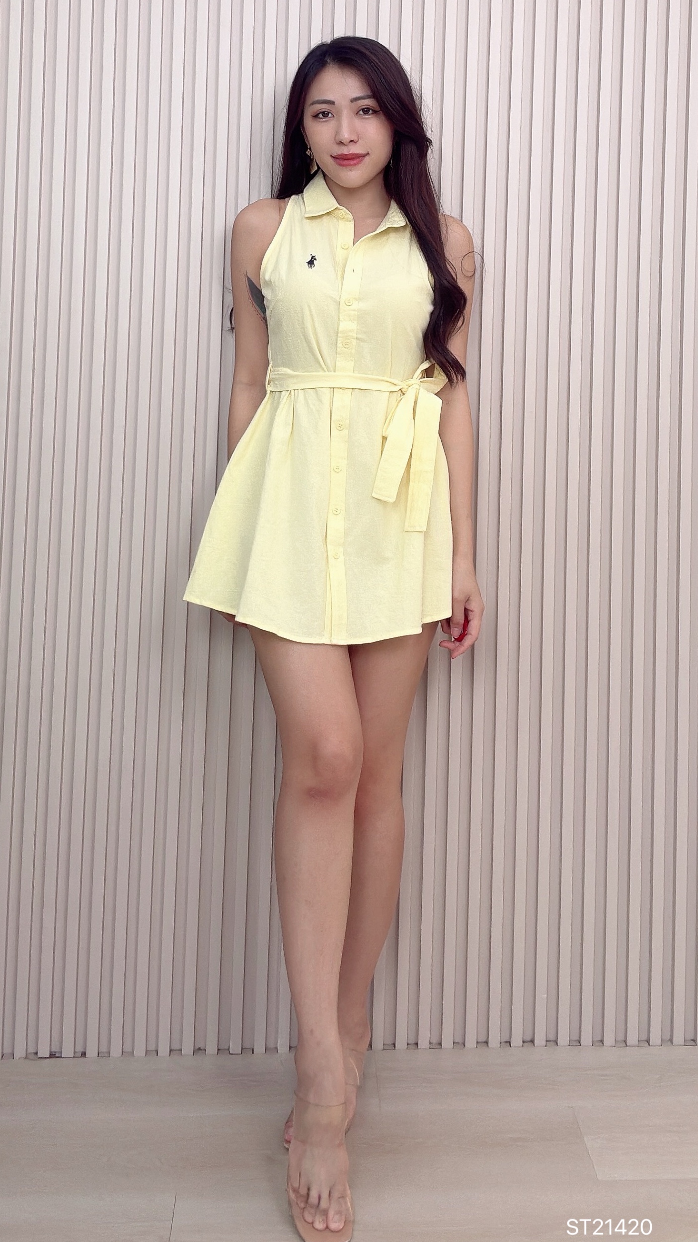 时尚Cut-in小马标设计翻领连身裙 (ST21420)