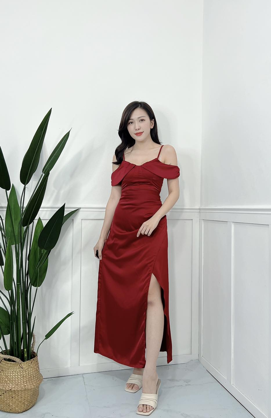优雅露肩不规则皱褶设计Dinner dress (ST20220)