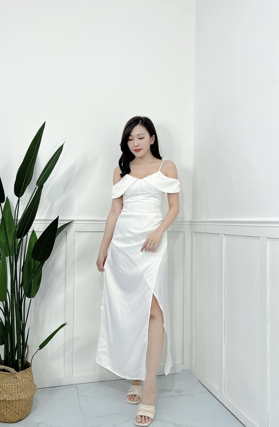 优雅露肩不规则皱褶设计Dinner dress (ST20220)