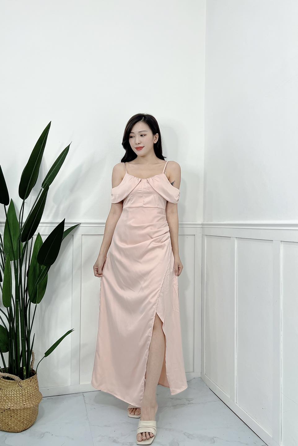 优雅露肩不规则皱褶设计Dinner dress (ST20220)