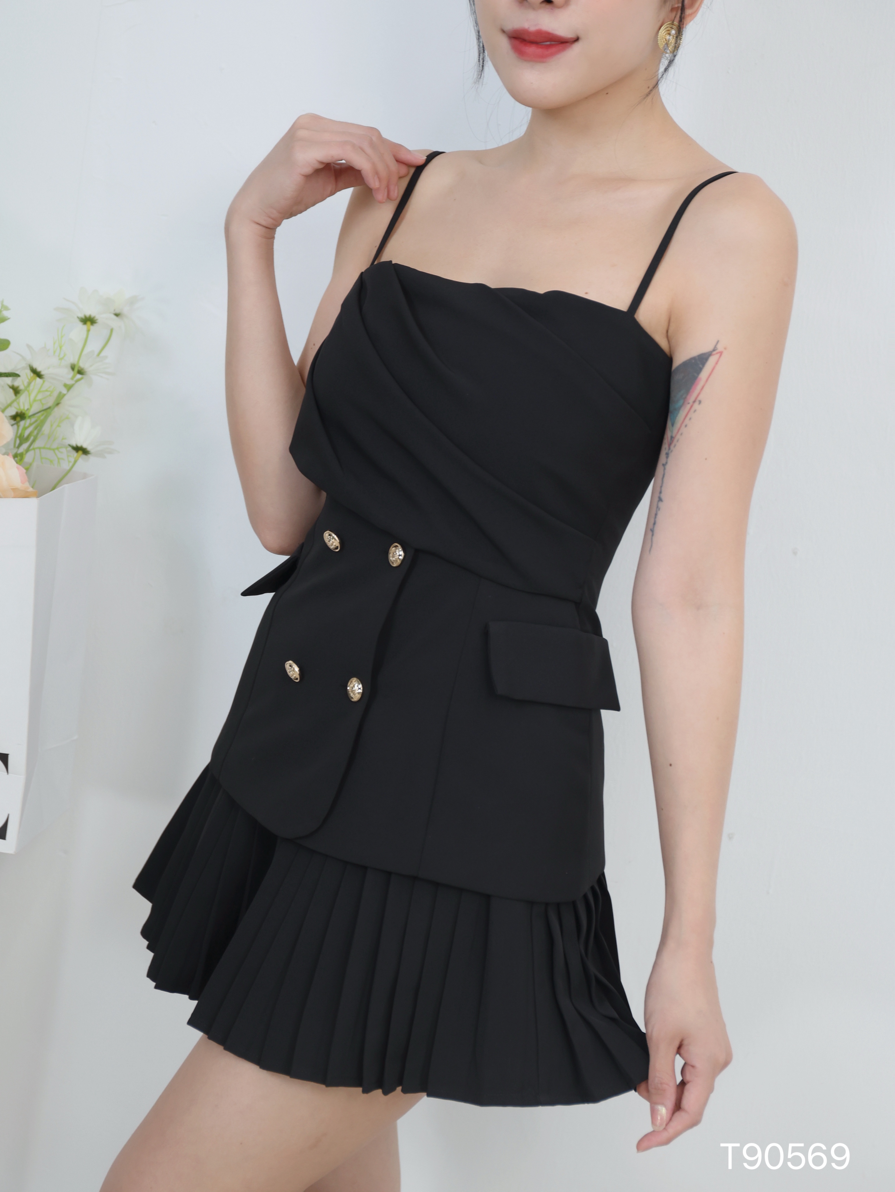 【LBP独家】高级感褶皱设计抹胸吊带上 (T90569)