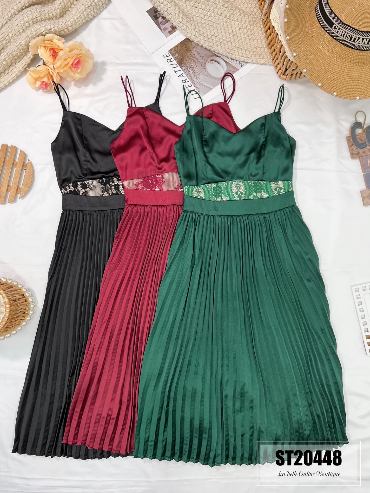 色丁拼接蕾丝吊带连身裙（背面含隐形拉链）ST20448