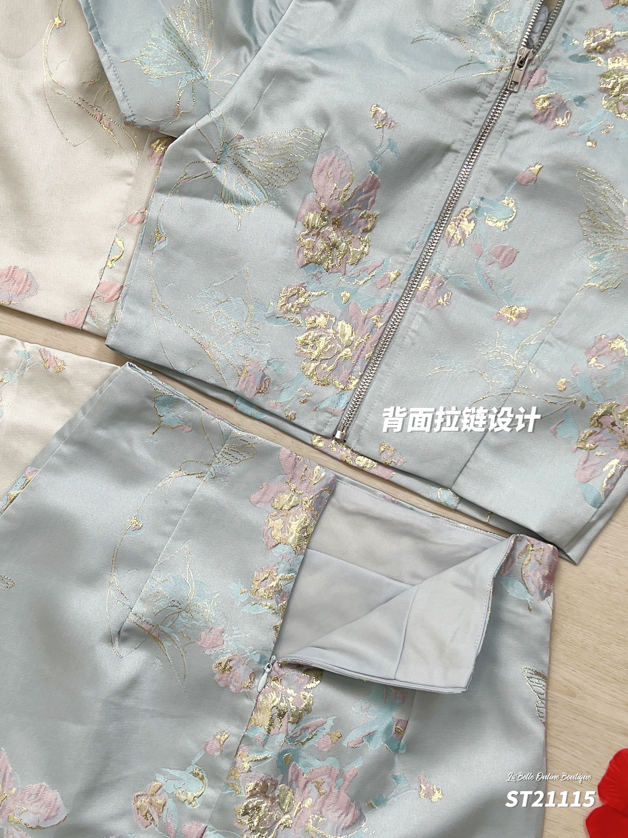 【LBP GXFC 独家新年系列】甜美改良版提花旗袍两件套 (ST21115)-La'Belle Fashion Boutique Sdn Bhd