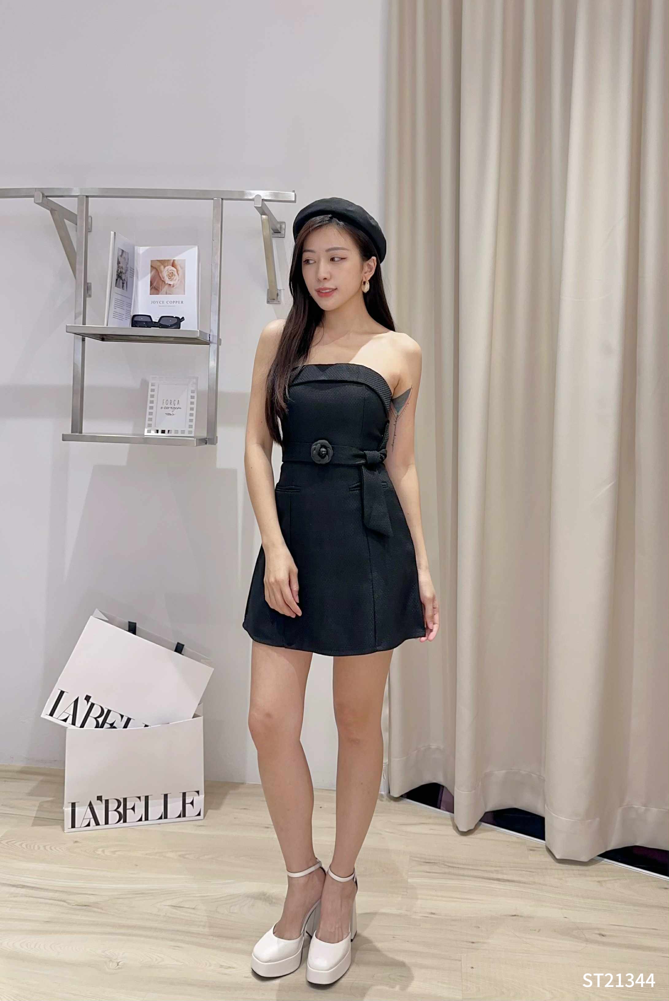 名暖风显瘦挂脖抹胸连身裤裙 (ST21344)